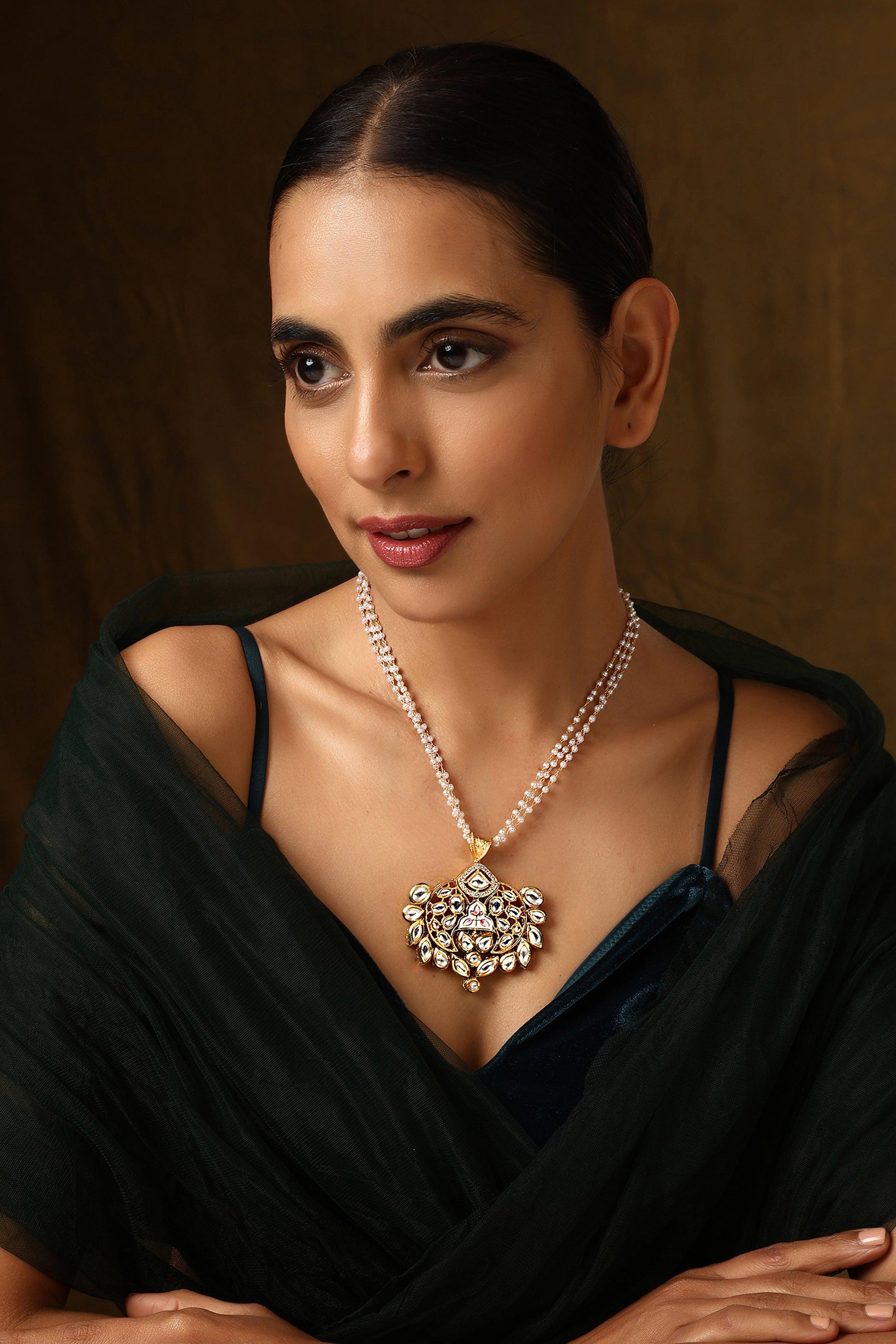 Lustrous Ivory Kundan Pendant Necklace - Dyulokha