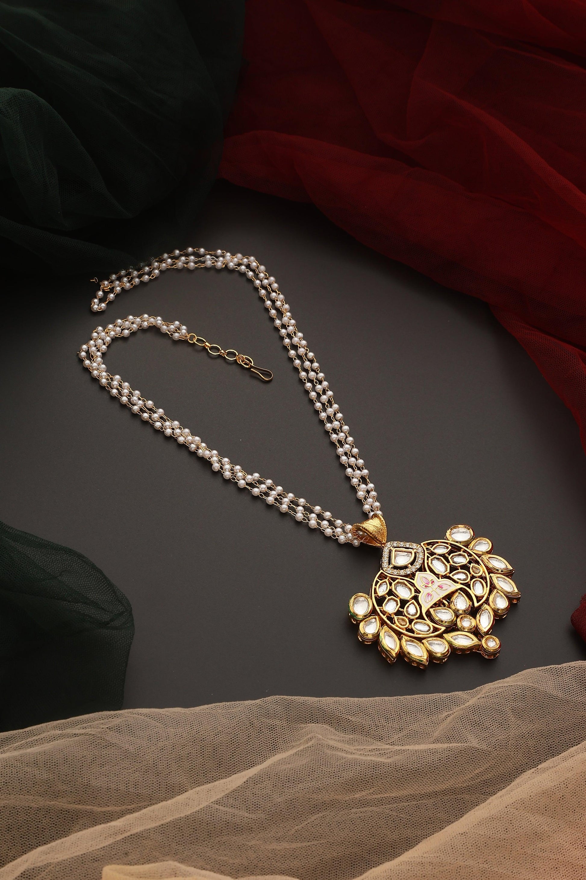 Lustrous Ivory Kundan Pendant Necklace - Dyulokha