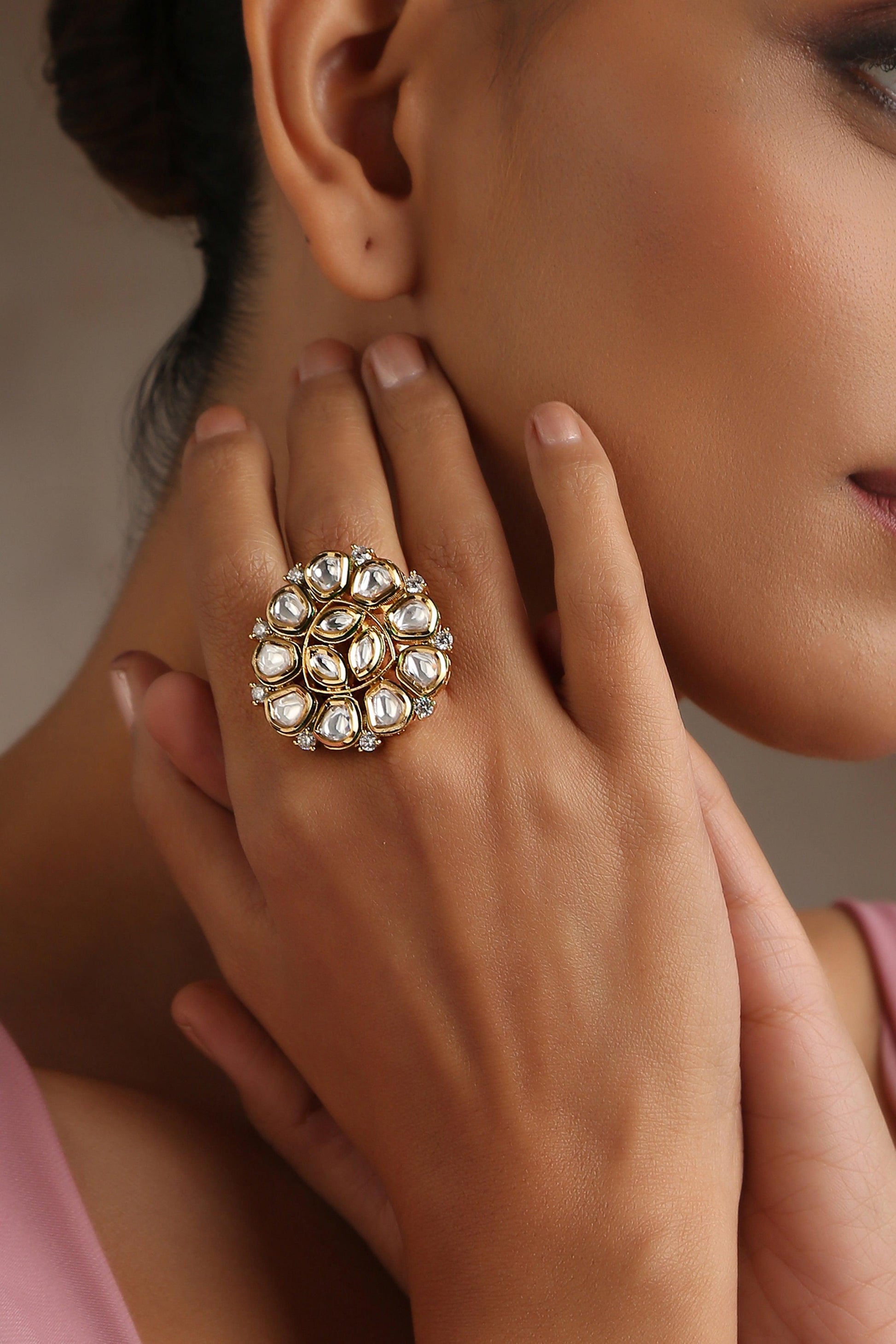 Golden Elegance Kundan Ring - Dyulokha