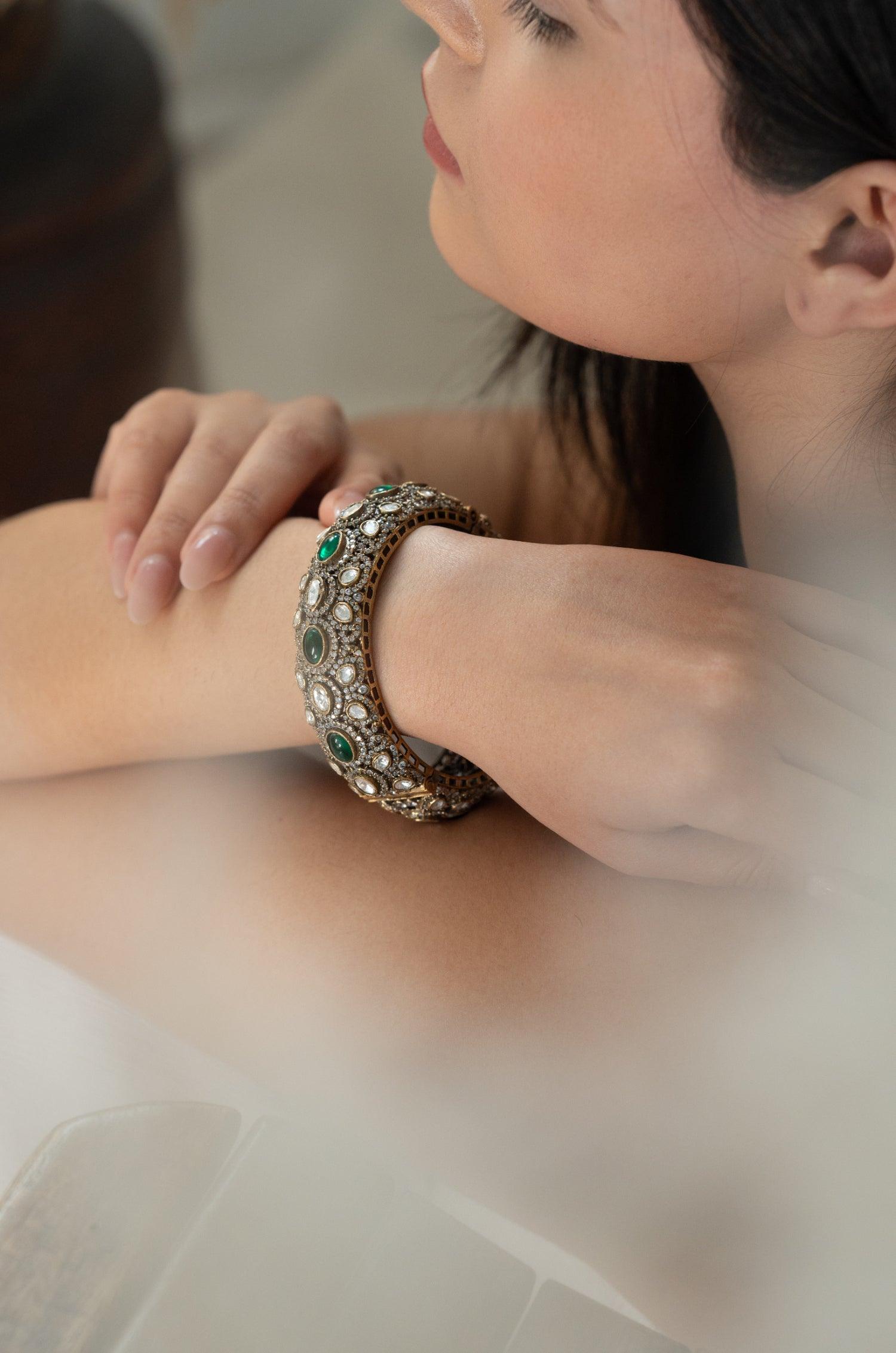 Versatile Glamour Agate Polki Bangle - Dyulokha