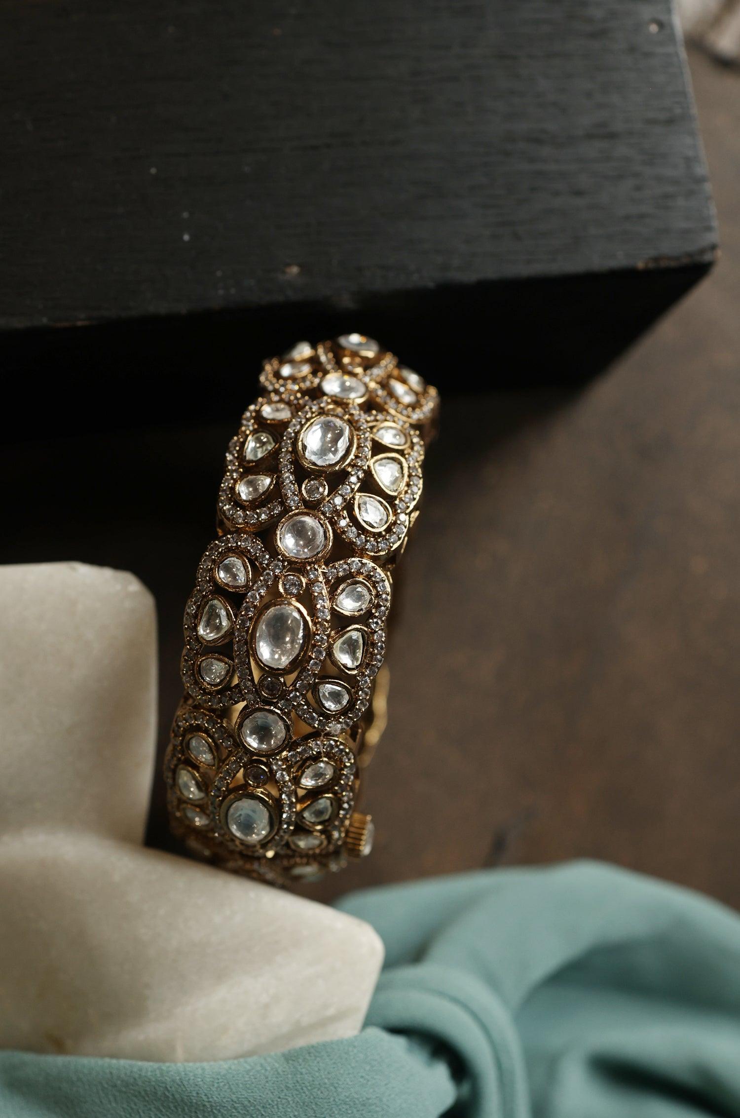 Elegant Fusion Accent Bangle - Dyulokha