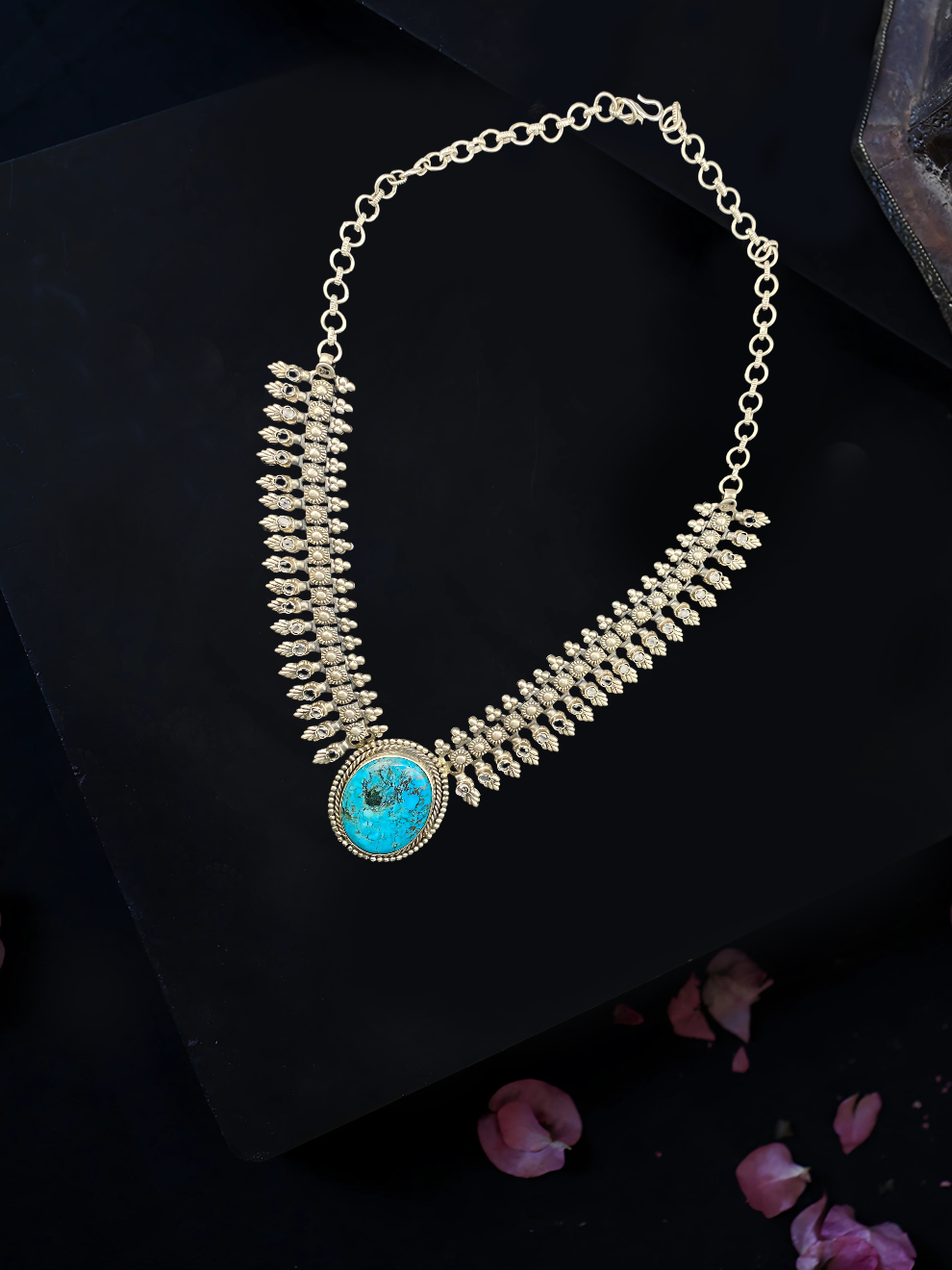 Tranquil Bloom Necklace