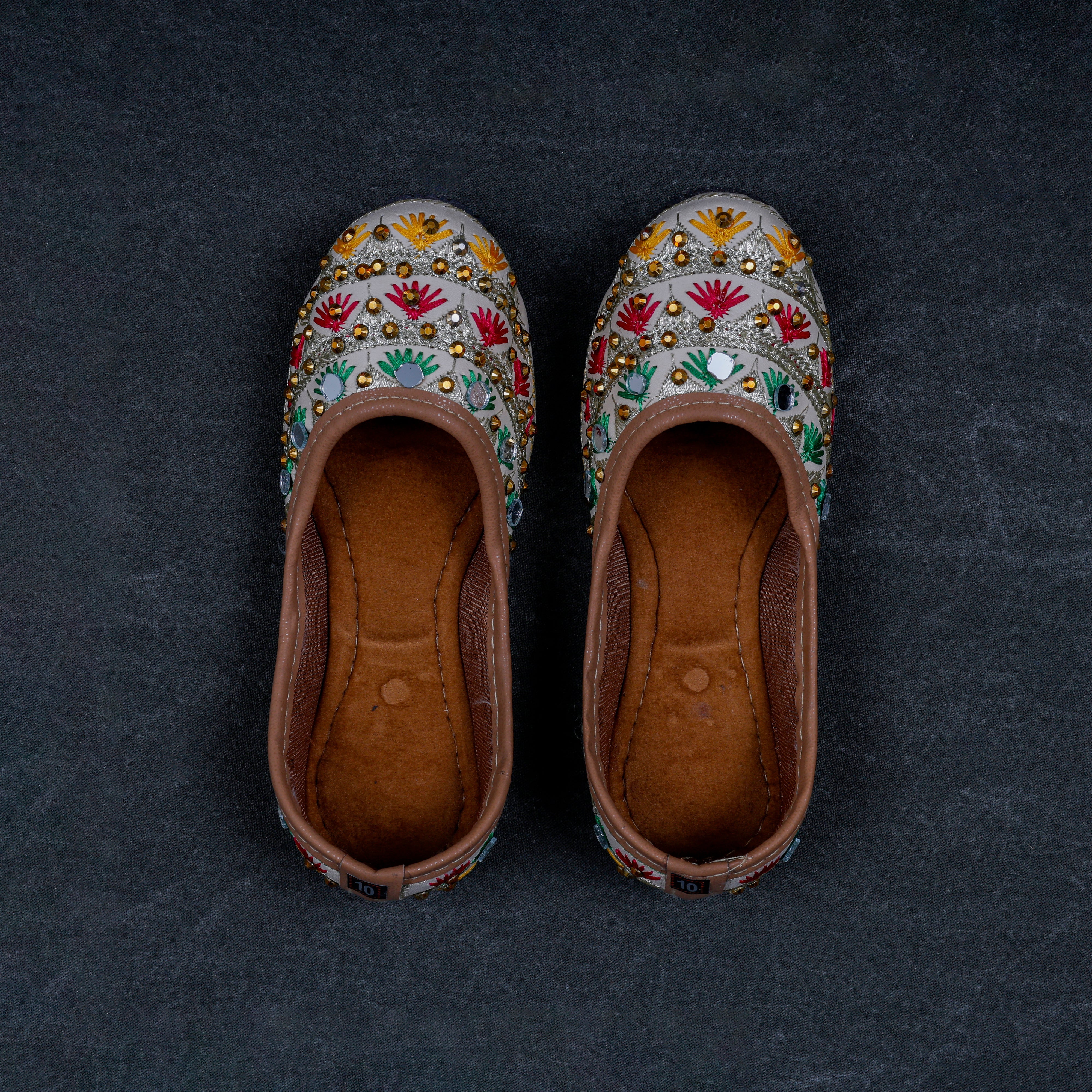 Two Tone Cream Designer Ethnic Jutti