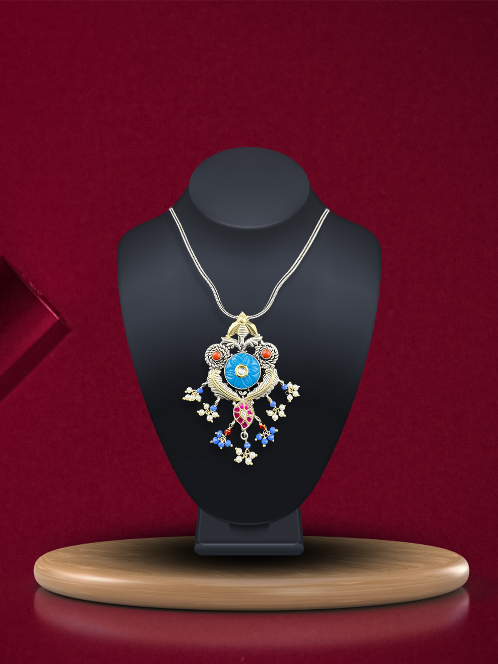 Pendant of Luxe