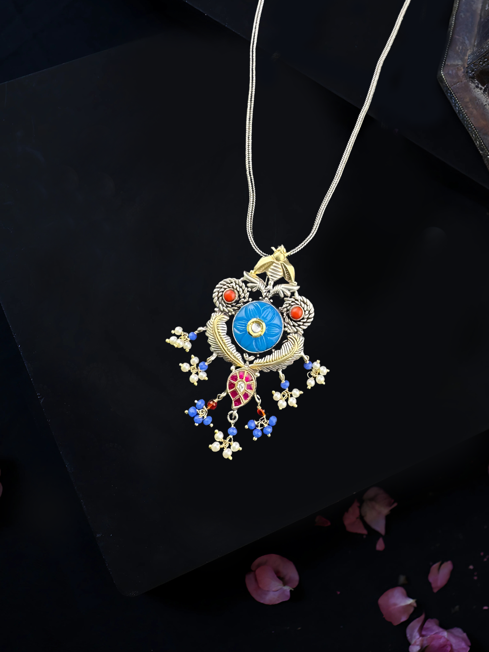 Pendant of Luxe