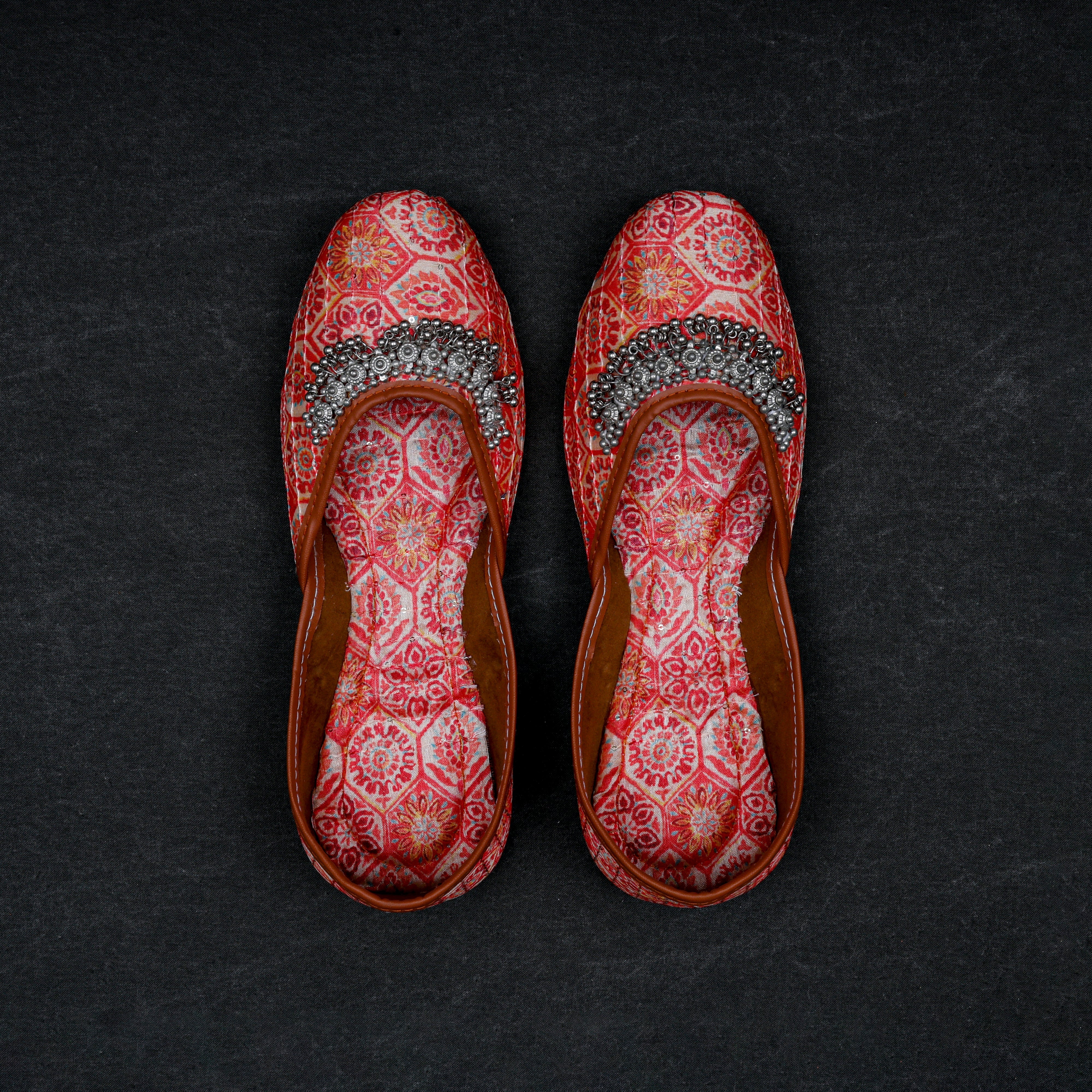 Textured Red Ethnic Jutti