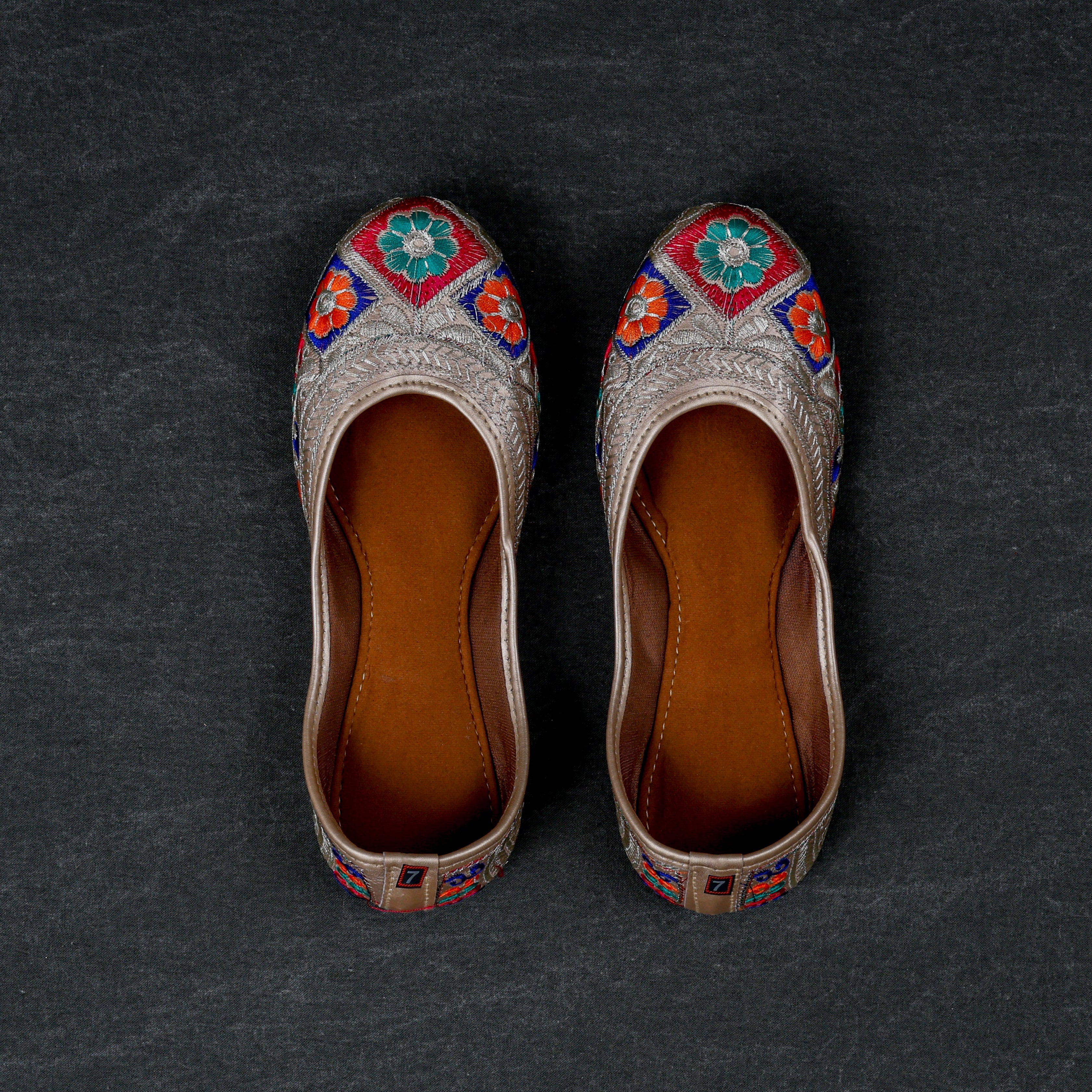Soft Rexine Gold Round Toe Jutti