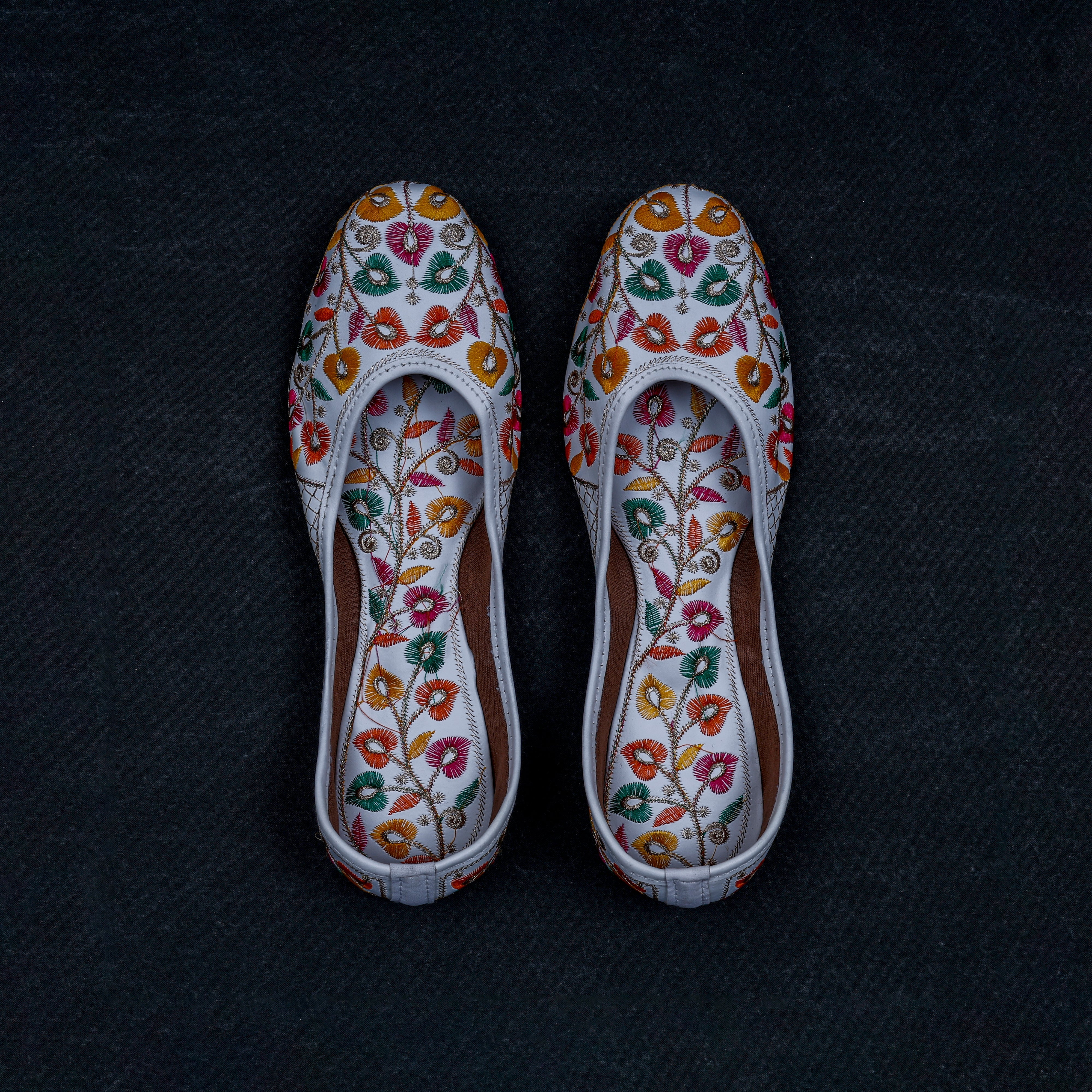 White Handcrafted Almond Shape Jutti