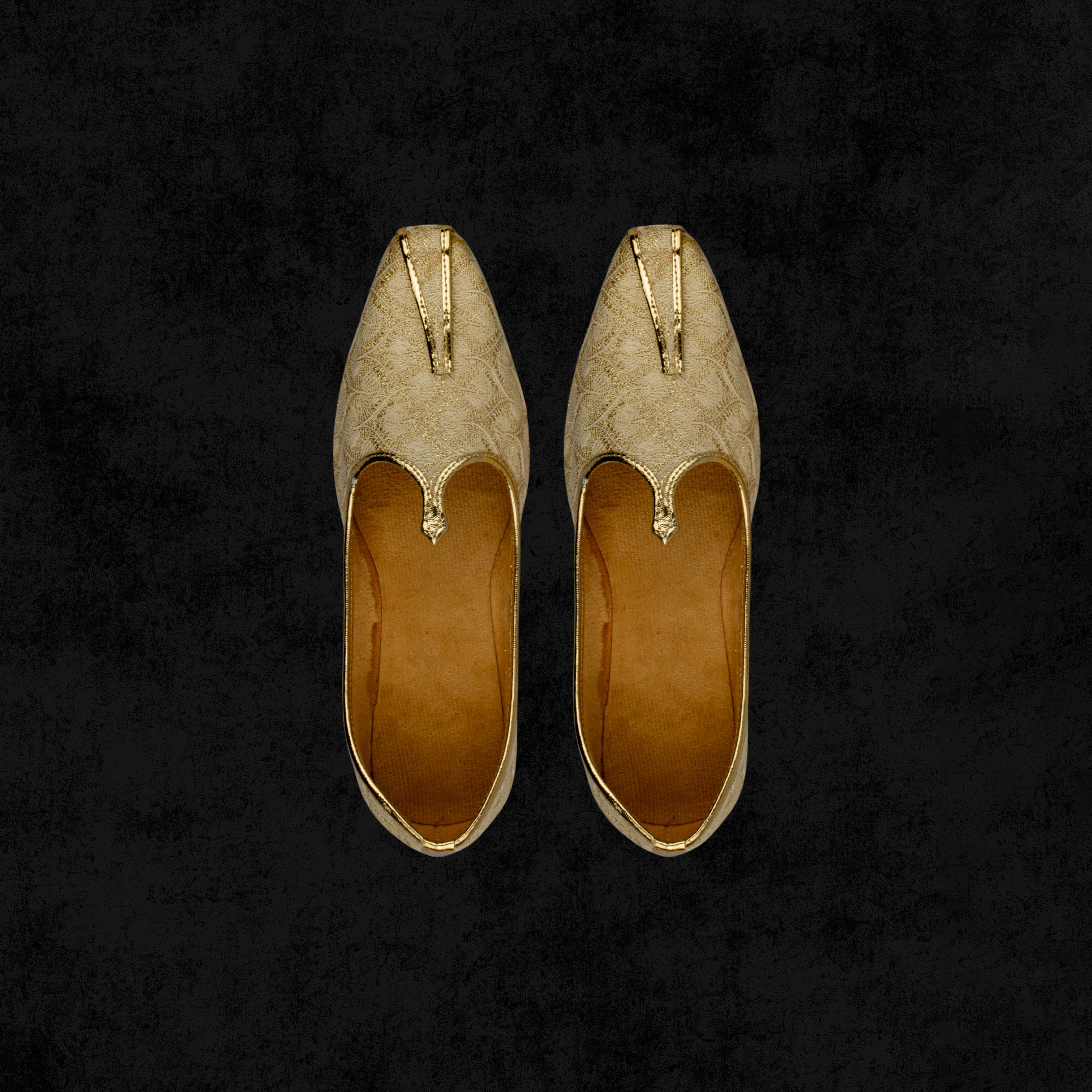 Gold Textured Artisan Pointed Mojaris