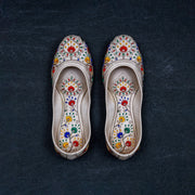 Beige Artisan Crafted Ethnic Jutti