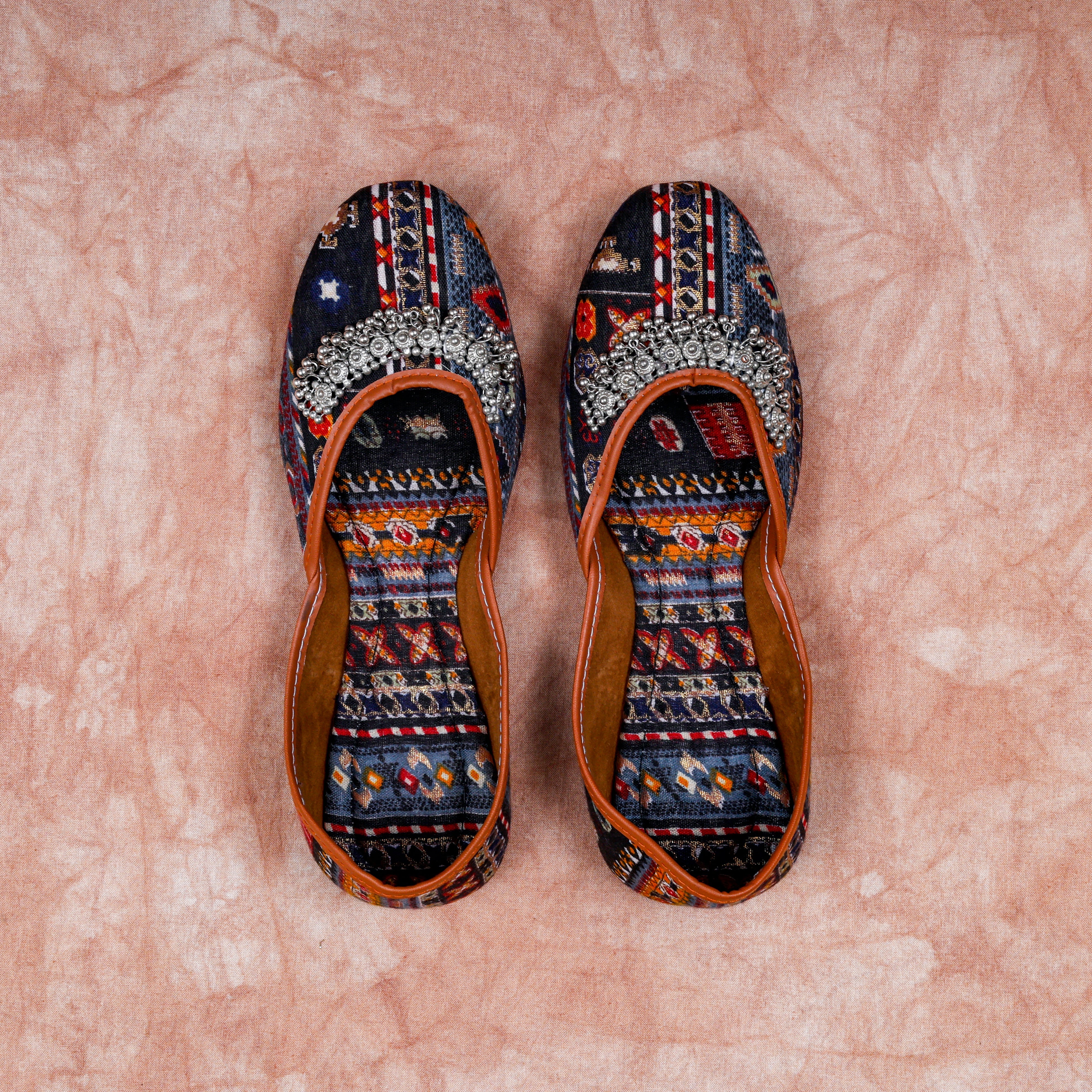 Textured Multicolor Handcrafted Jutti Flats