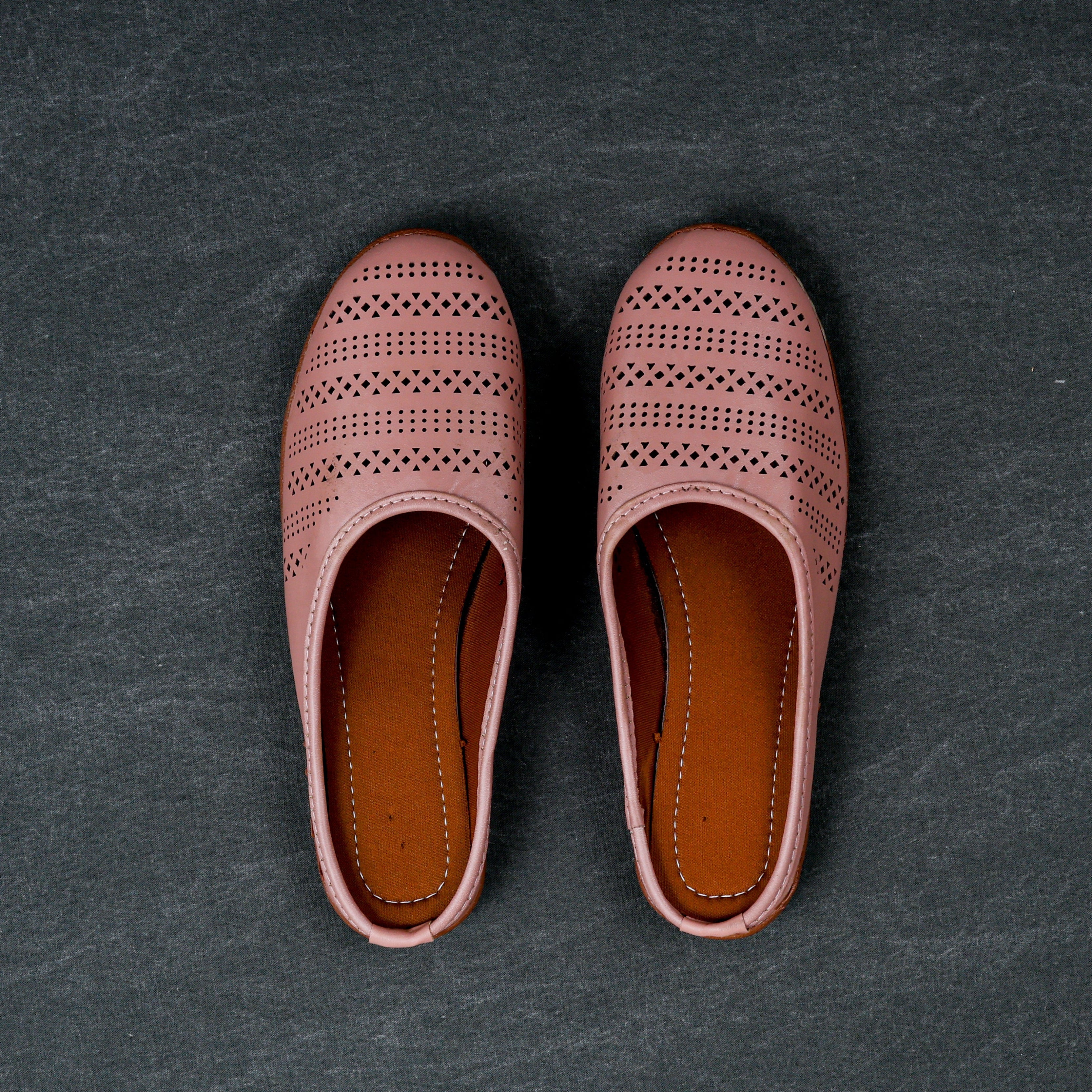Peach Textured Rexine Jutti Mules