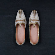 Artisan Mojari in Off White
