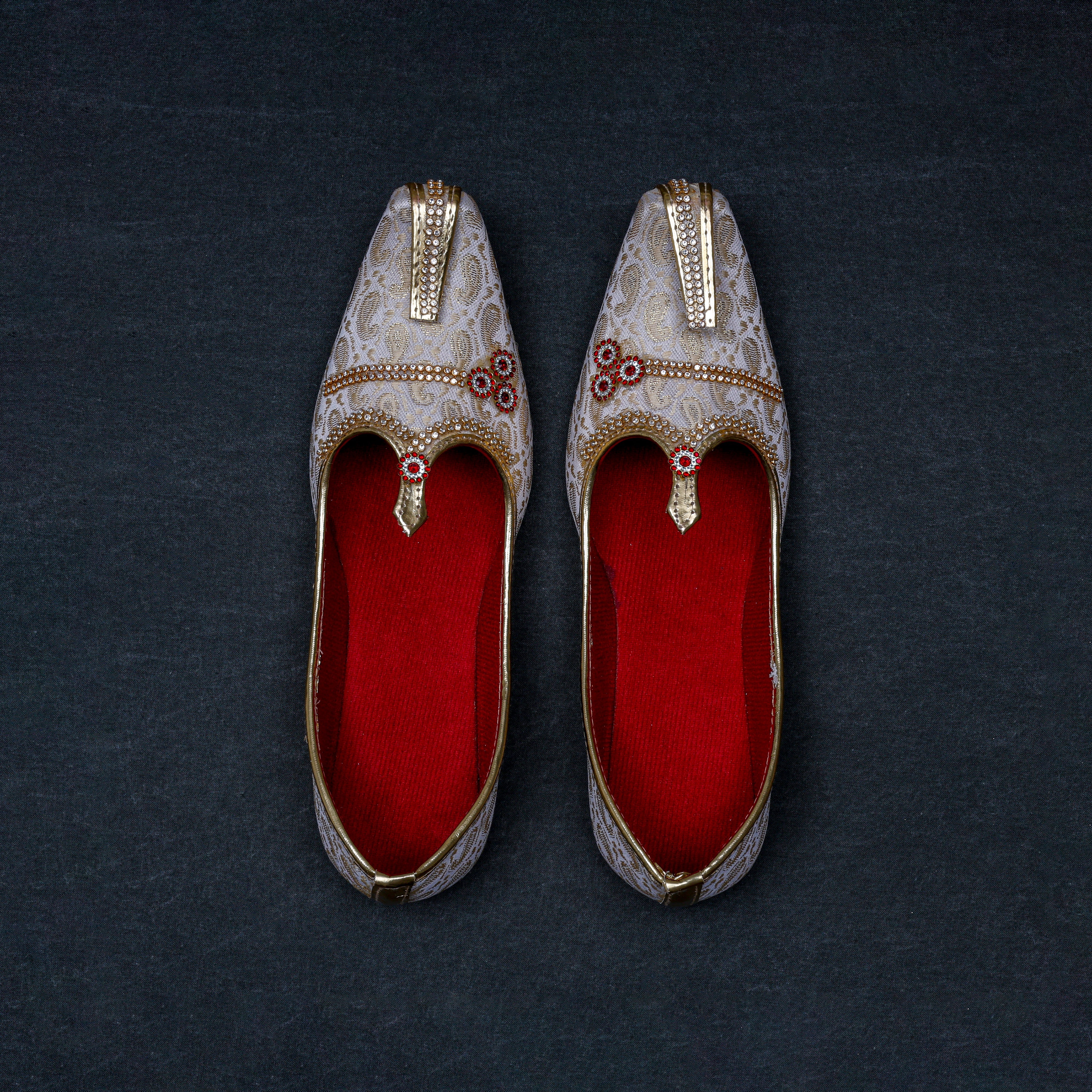 Textured Gold Artisan Ethnic Mojari