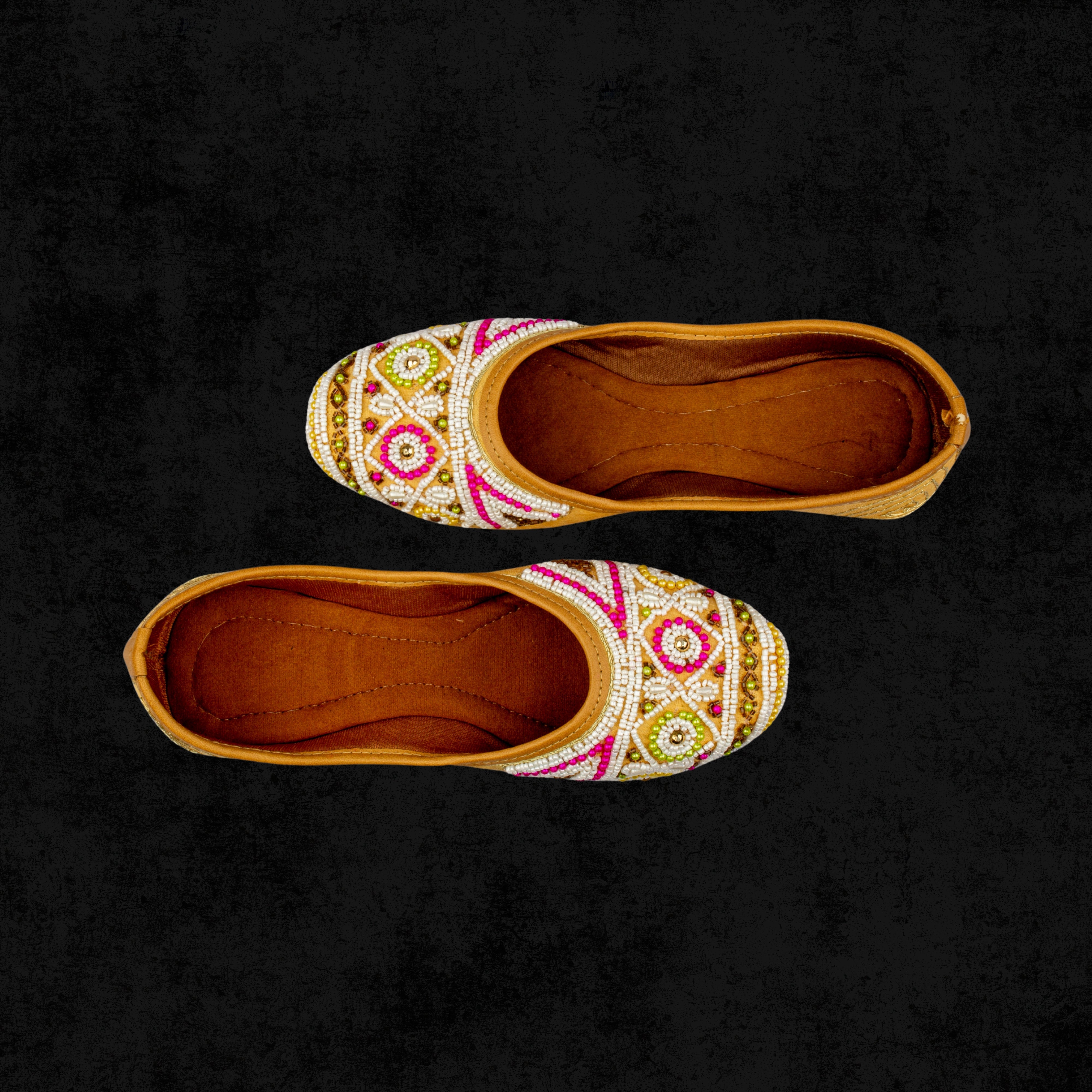 Soft Fabric White Closed Toe Jutti