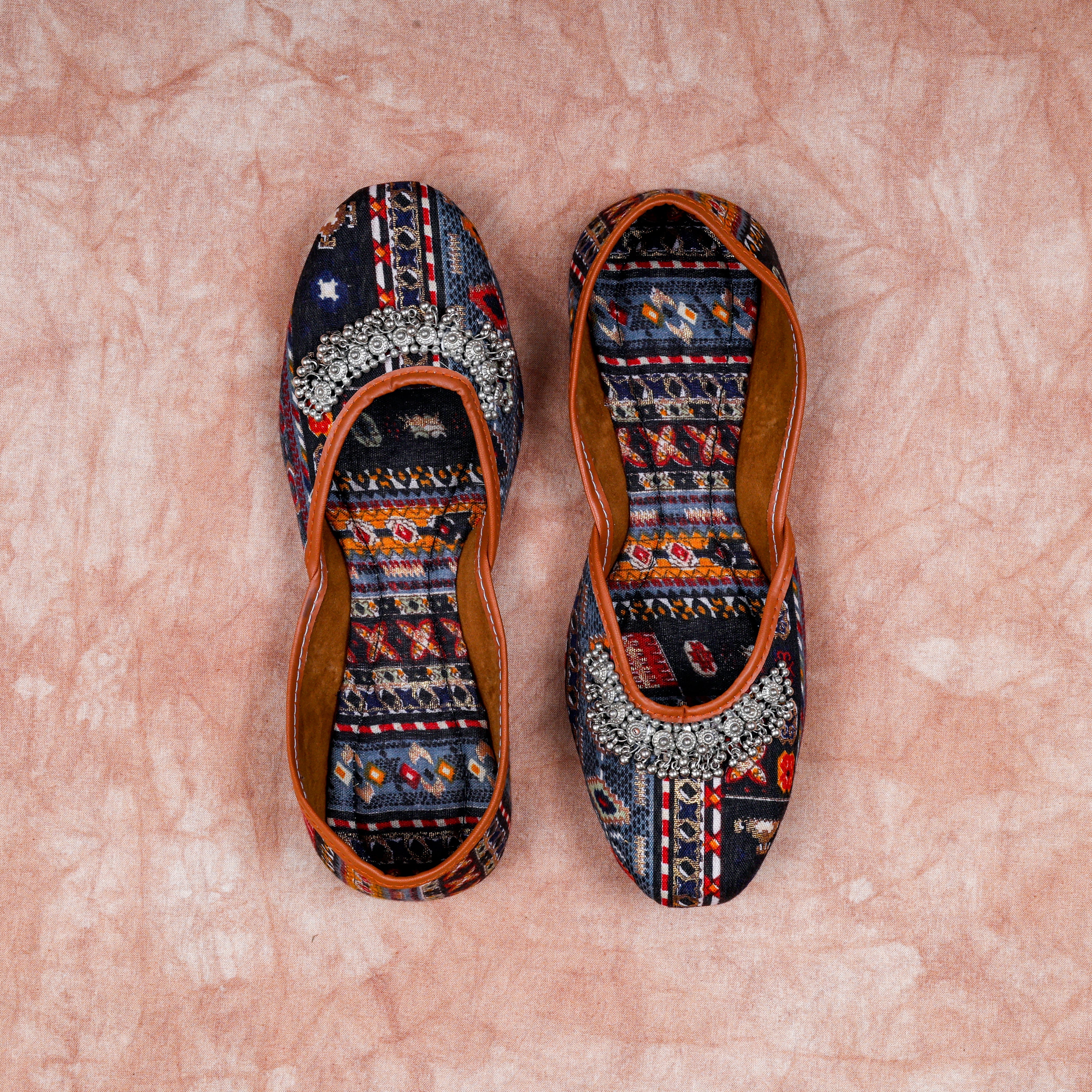Textured Multicolor Handcrafted Jutti Flats
