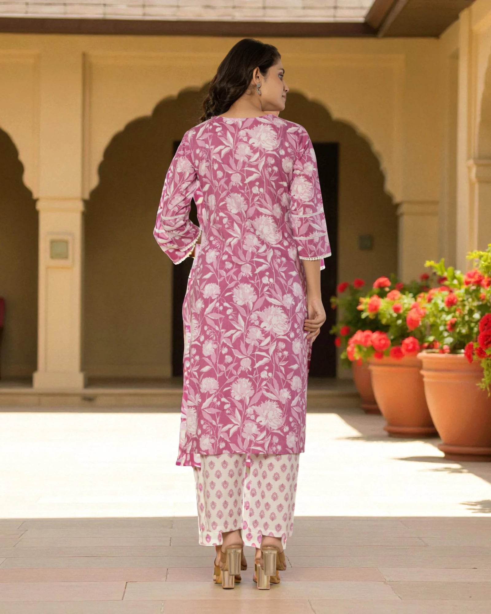Floral Kurta Set With Elegant Embroidery