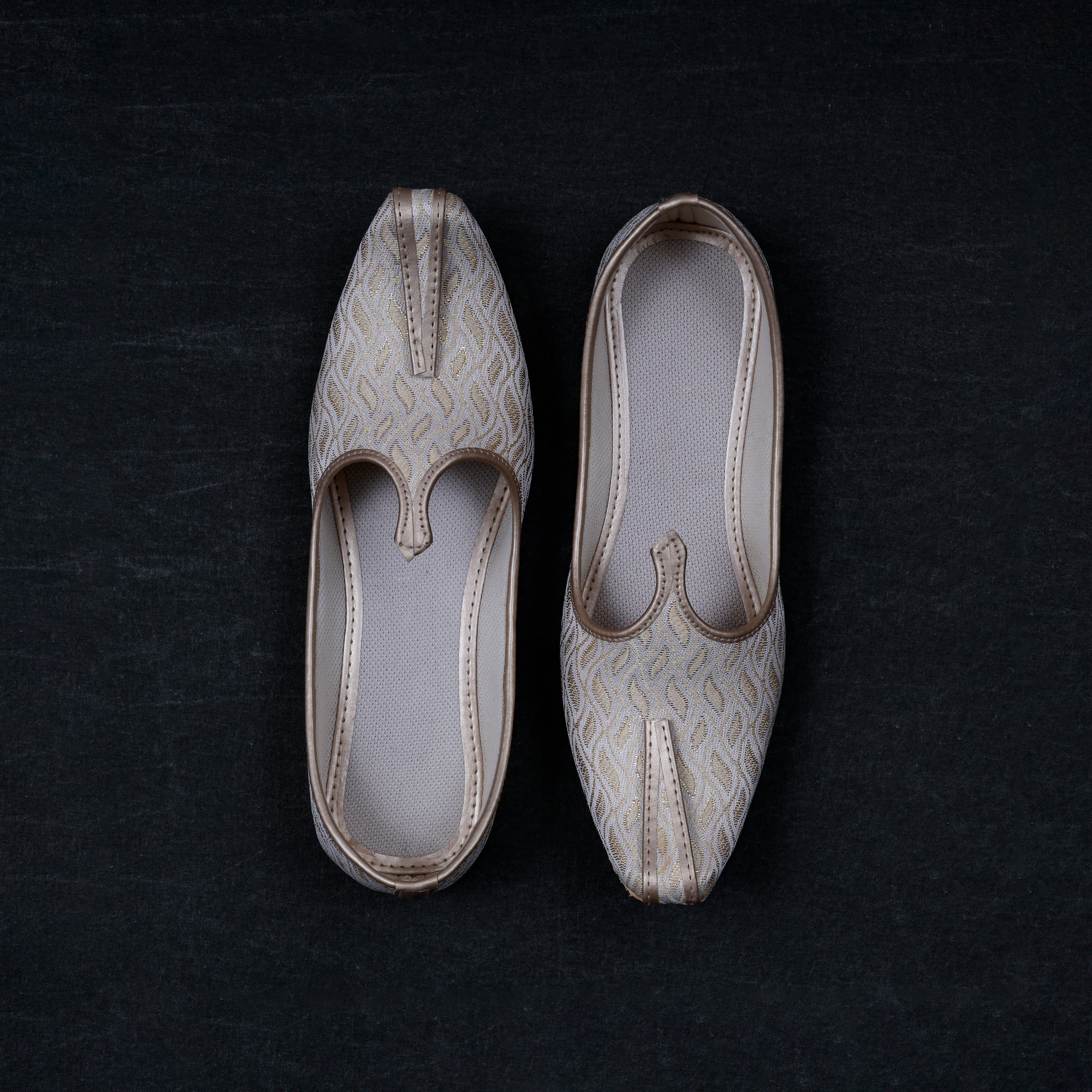 Off White Textured Artisan Mojari