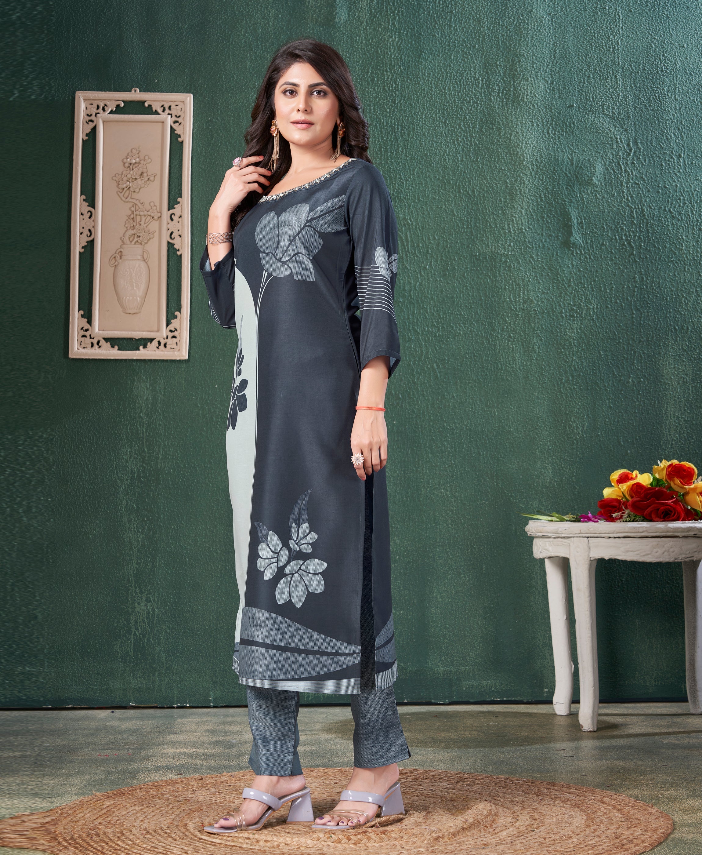 Floral Design Straight Kurta