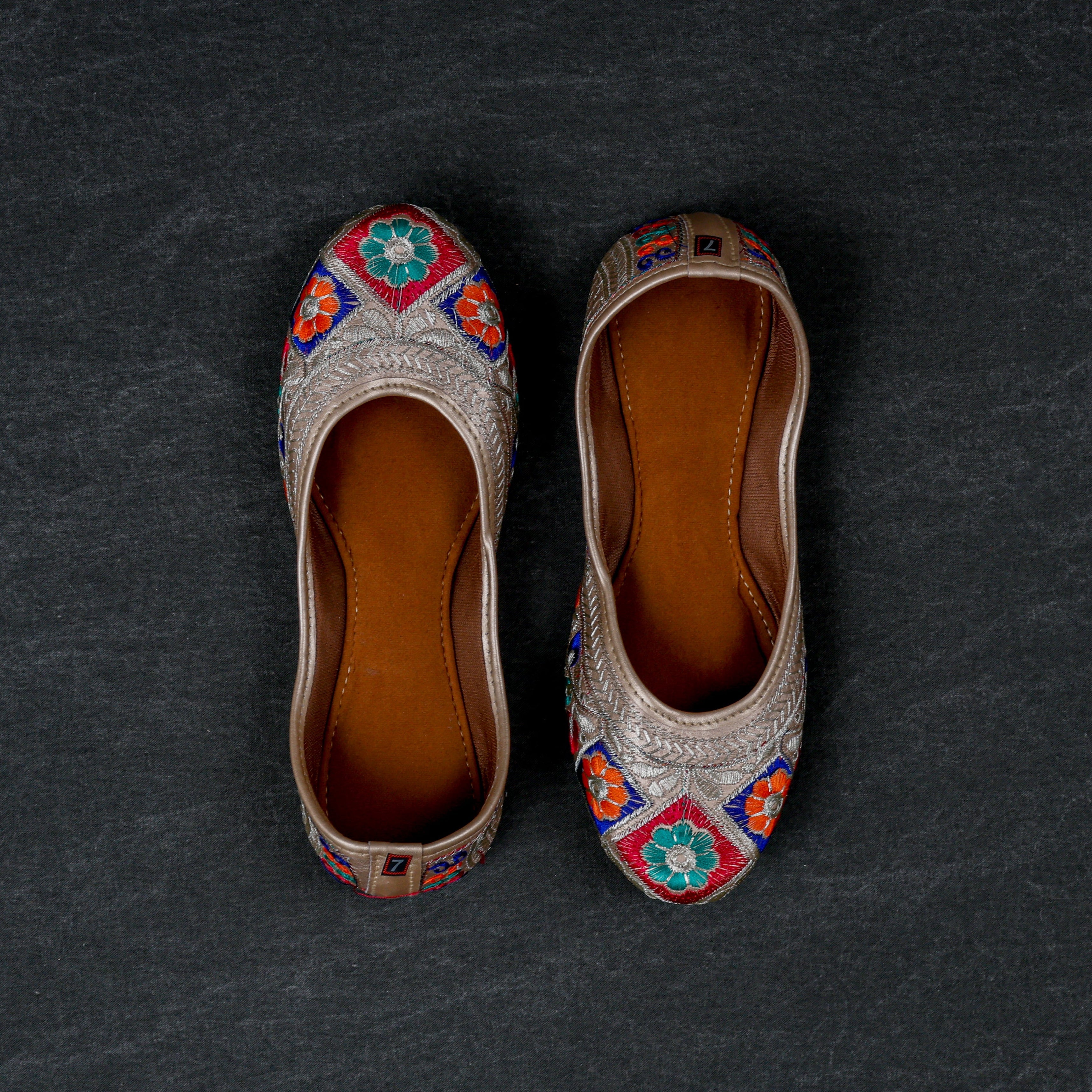 Soft Rexine Gold Round Toe Jutti