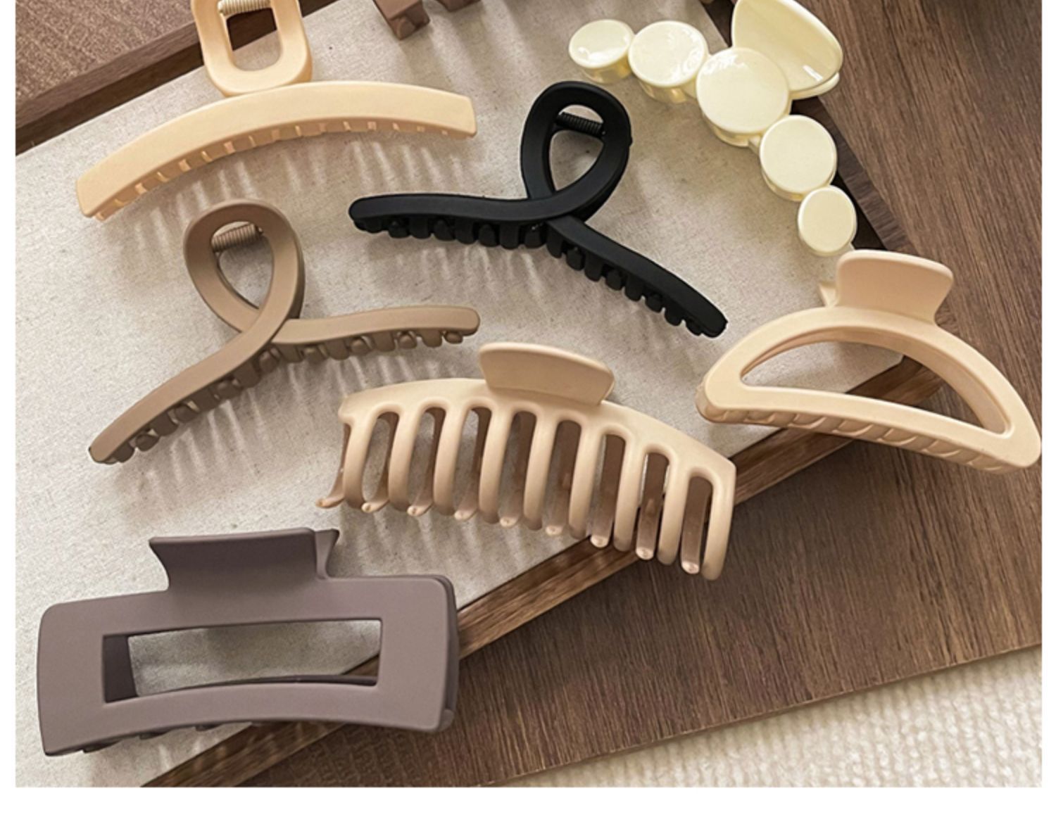 Stylish Black Geometric Acrylic Hair Claw