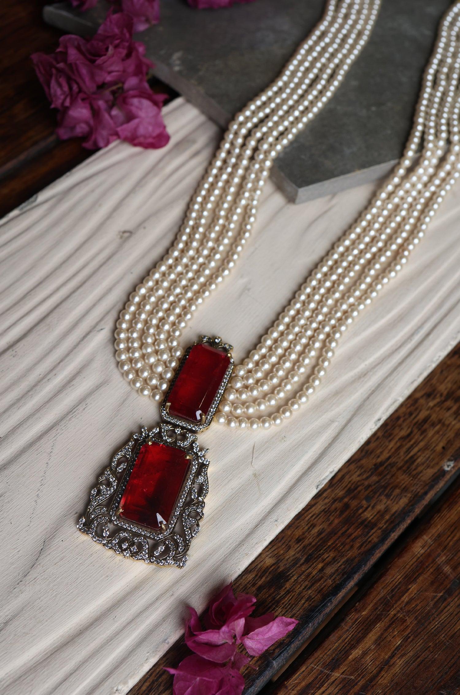 Pearl Crimson Pendant Necklace - Dyulokha