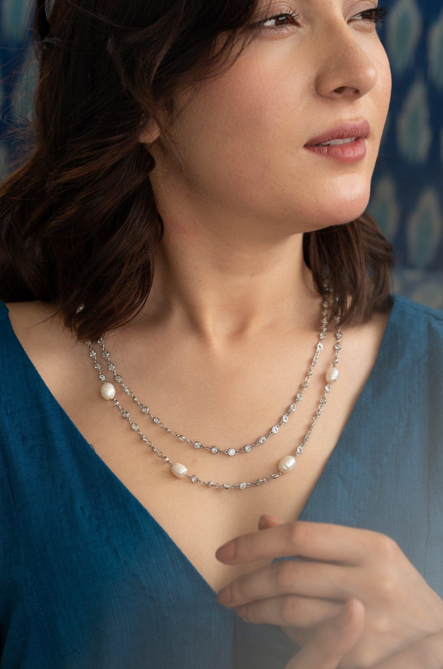 Pearl Crystal Elegance Necklace - Dyulokha