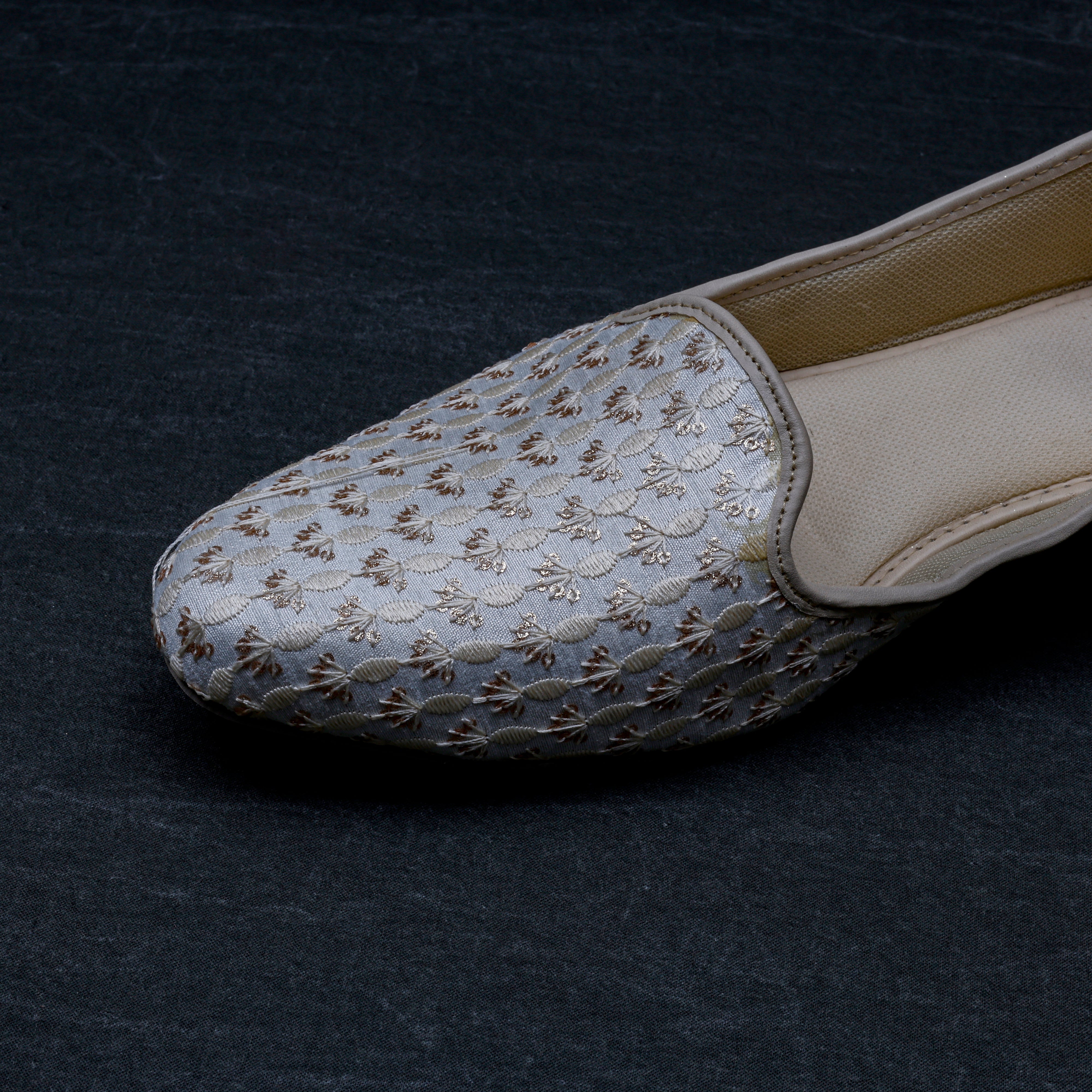 Cream Handcrafted Textured Ethnic Jutti