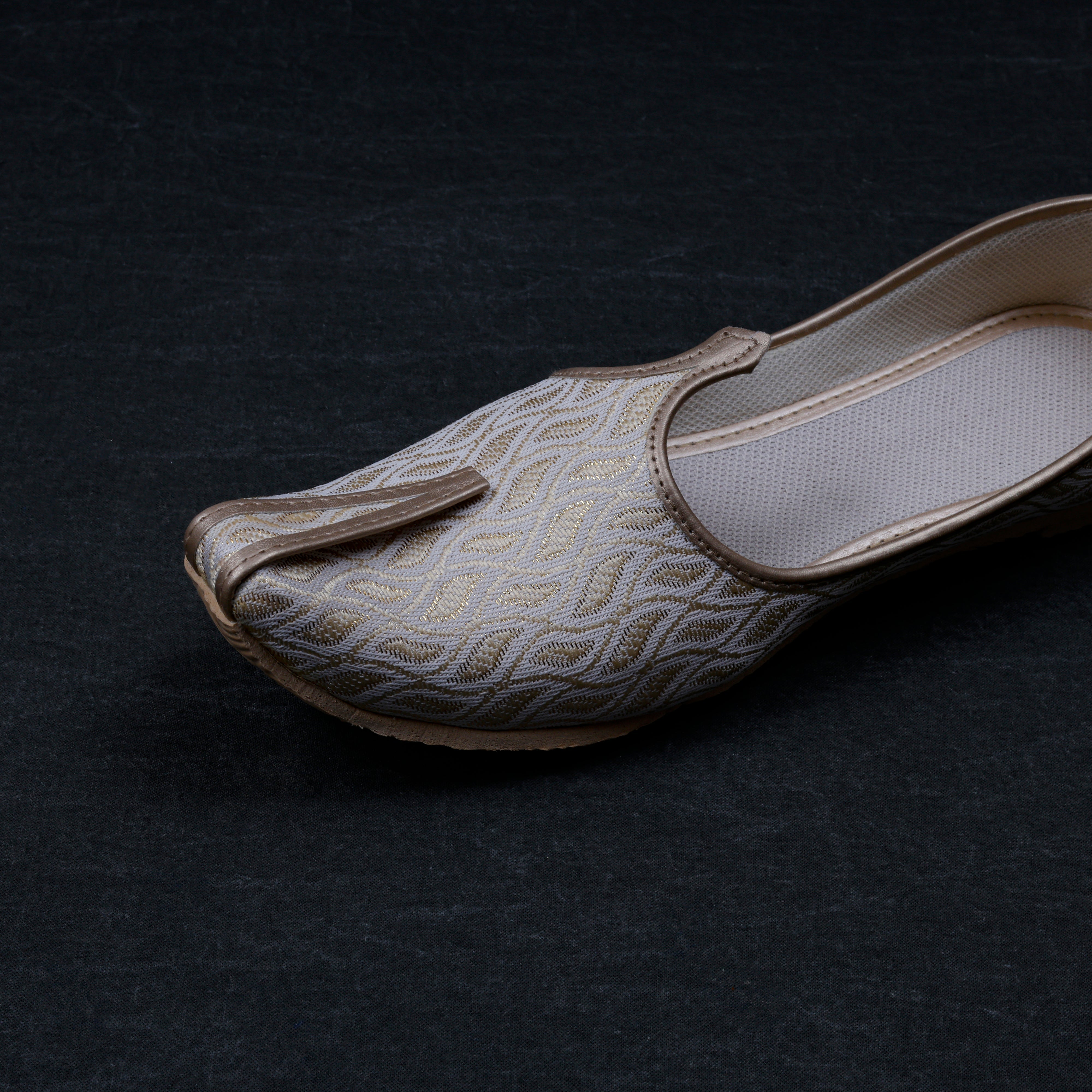 Off White Textured Artisan Mojari