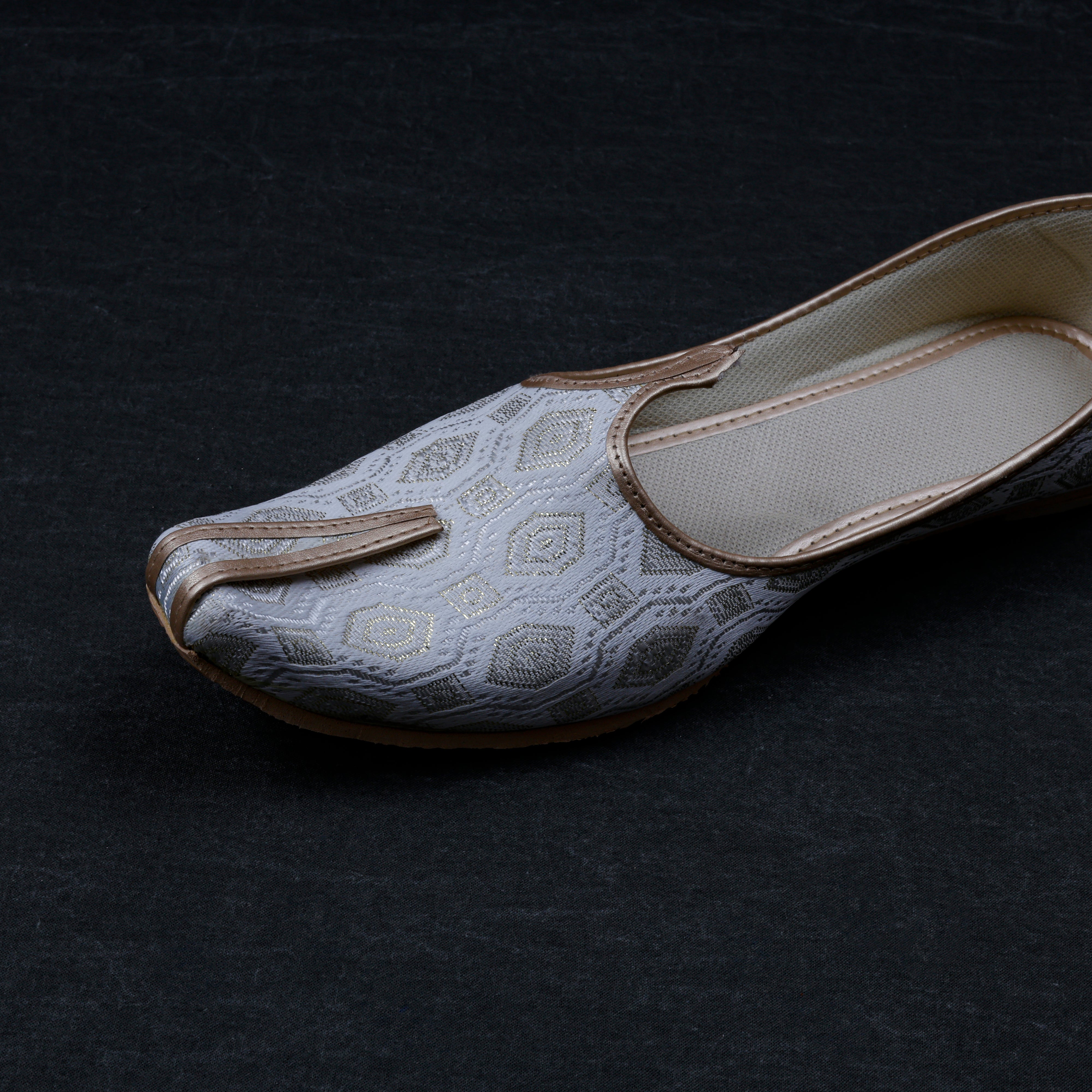 White Textured Handcrafted Mojari Flats