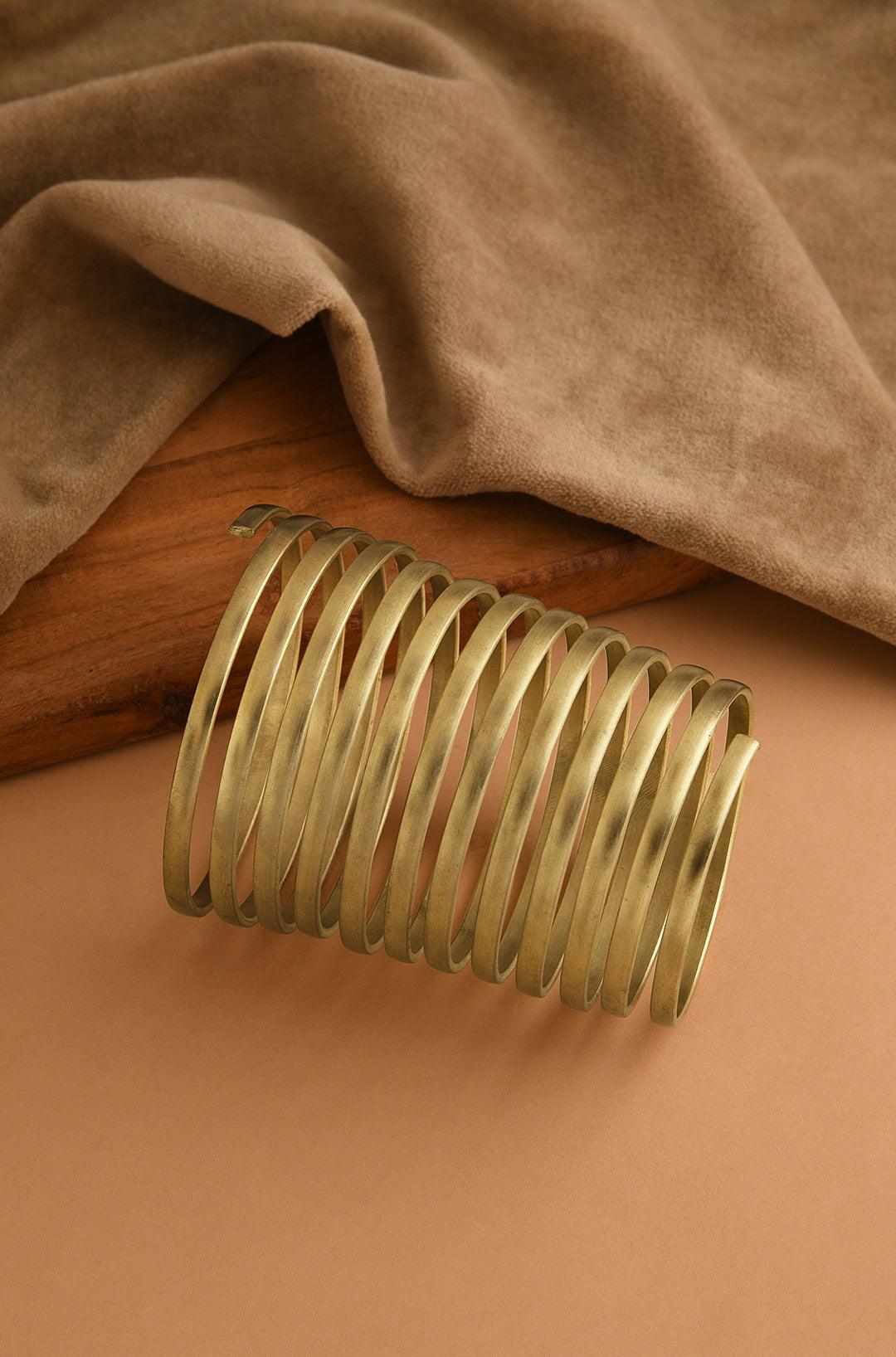 Chic Spirals Stylish Handcuff - Dyulokha