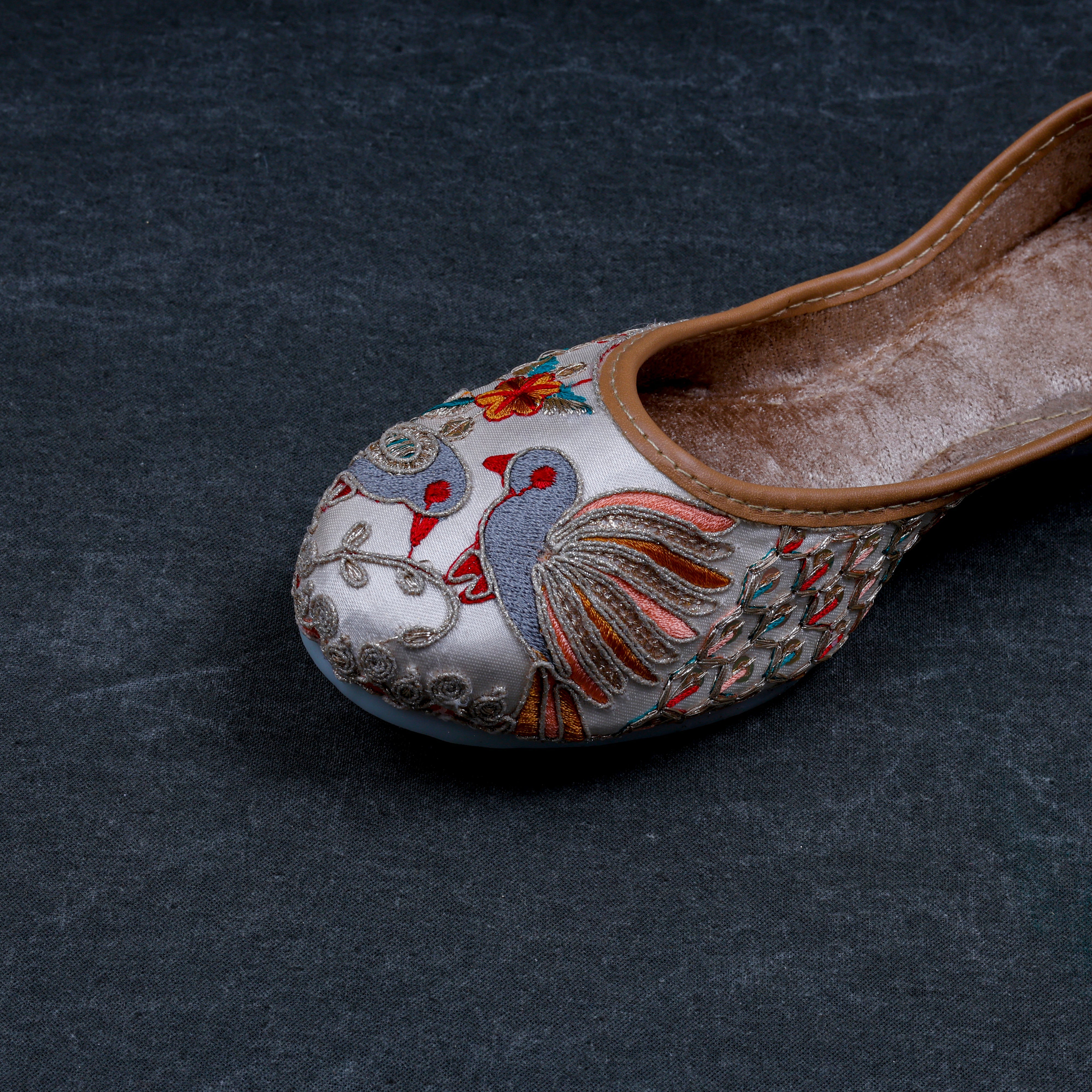 Cream Soft Fabric Round Toe Jutti