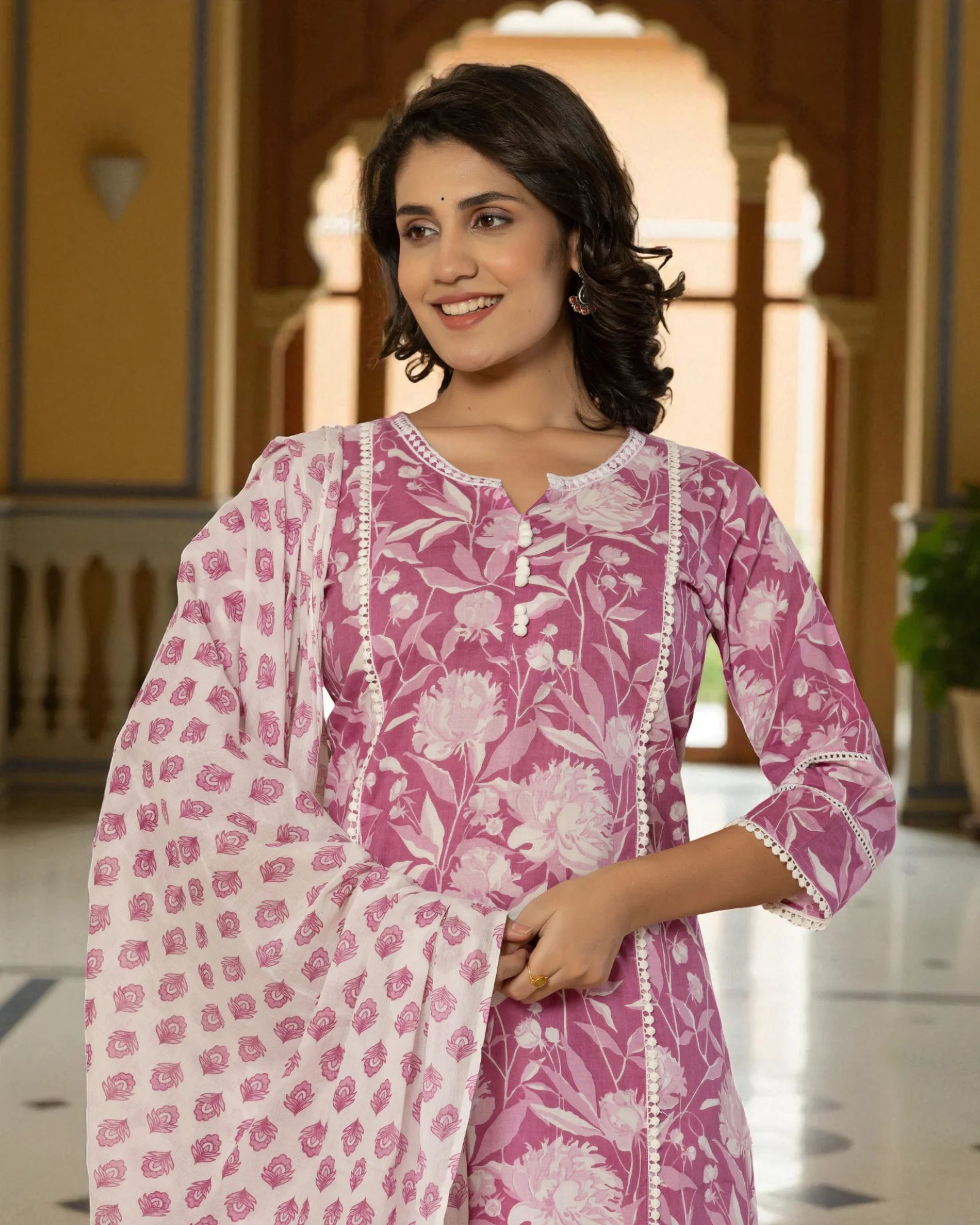 Floral Kurta Set With Elegant Embroidery