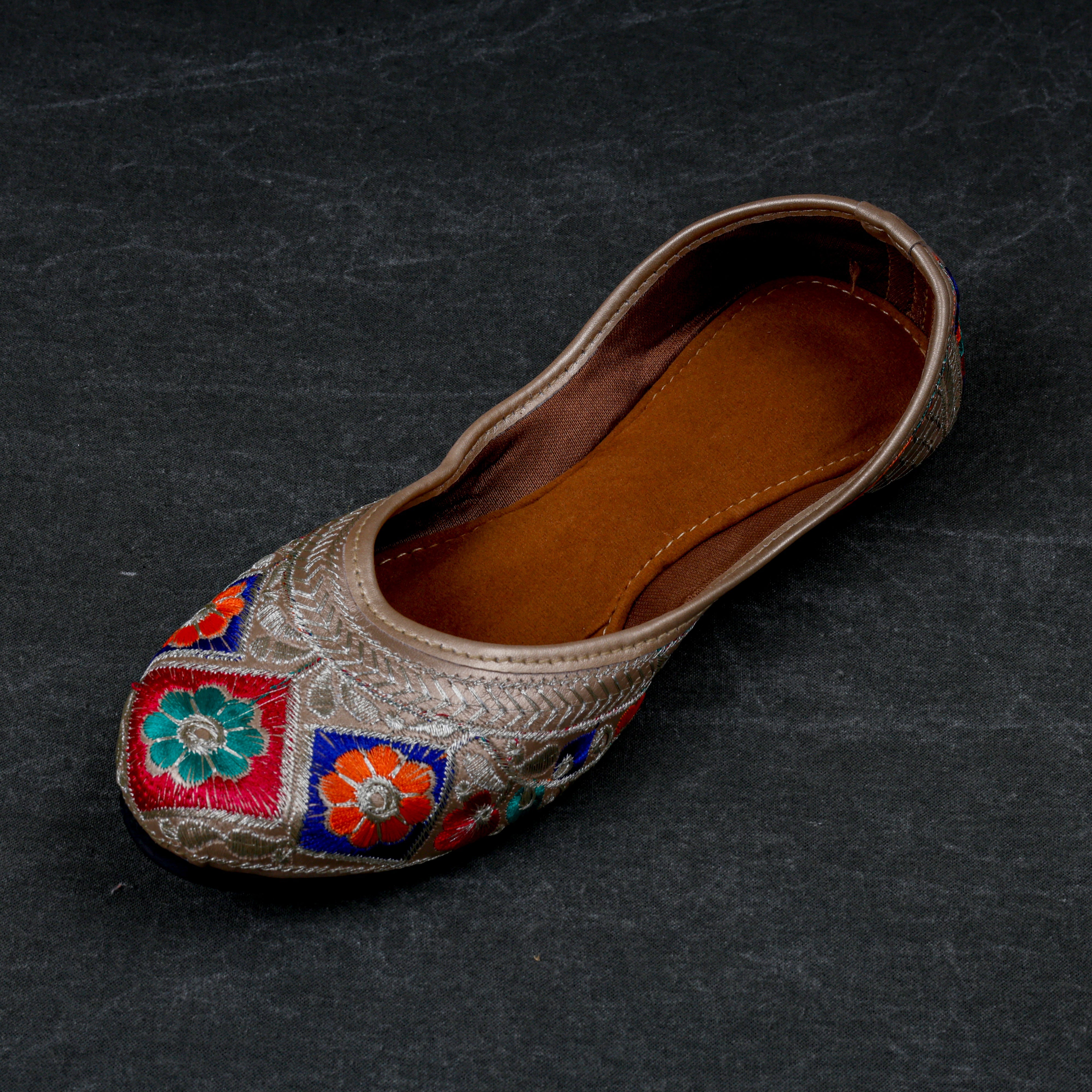 Soft Rexine Gold Round Toe Jutti