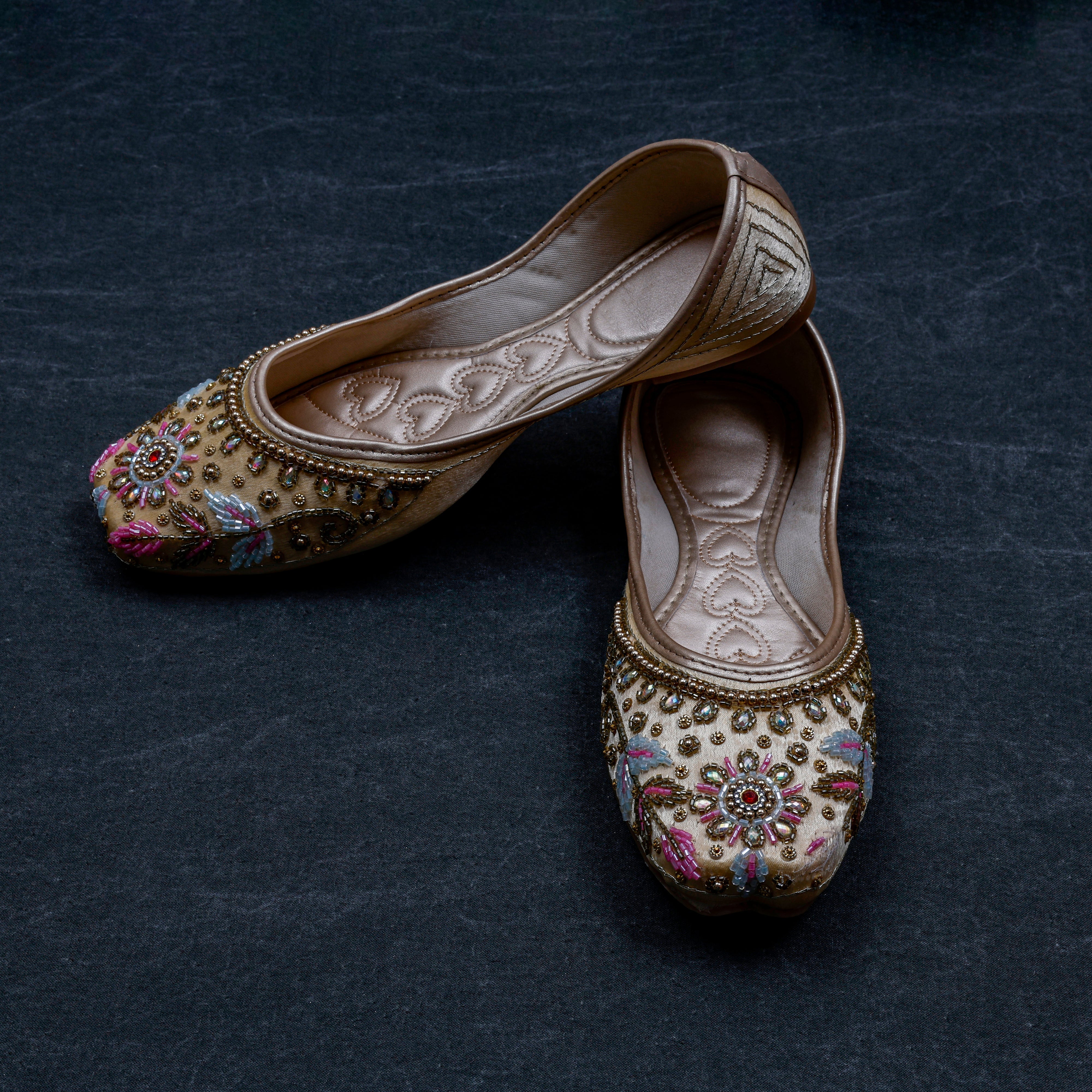 Gold Handcrafted Closed Toe Jutti