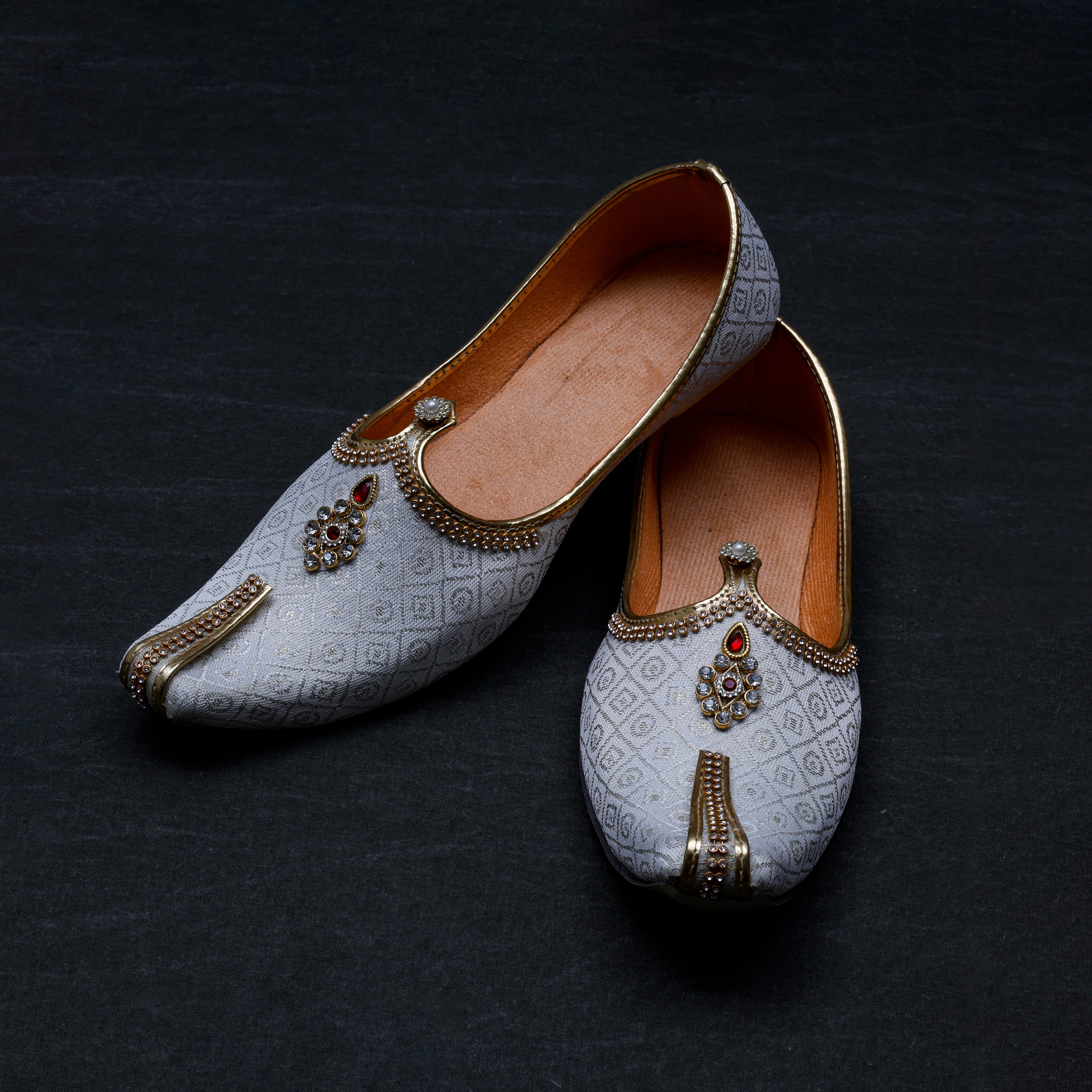 White Textured Ethnic Mojari