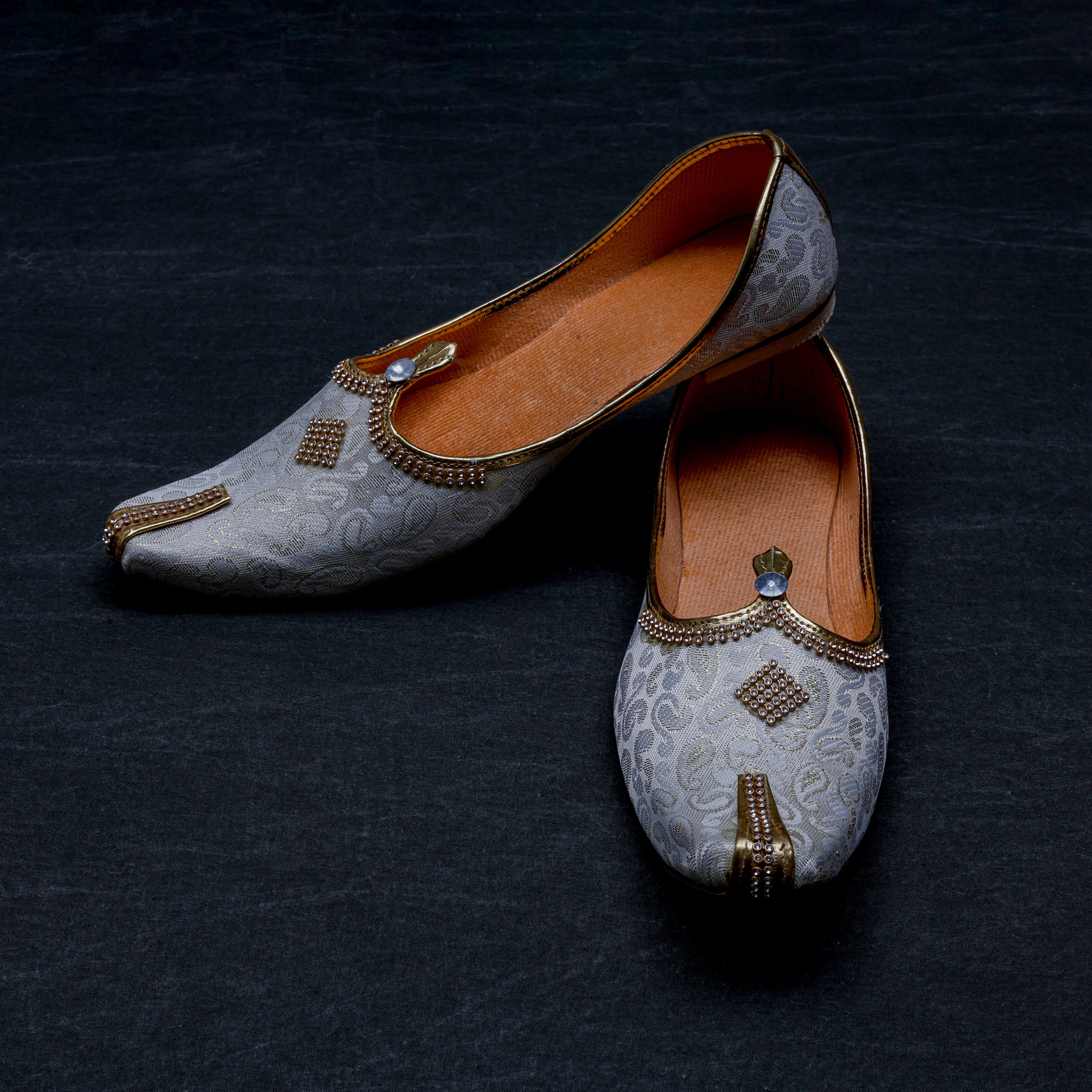 Cream Textured Artisan Ethnic Mojari