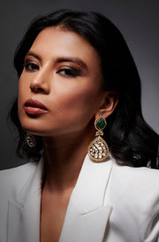 Carved Emerald Kundan Earrings - Dyulokha