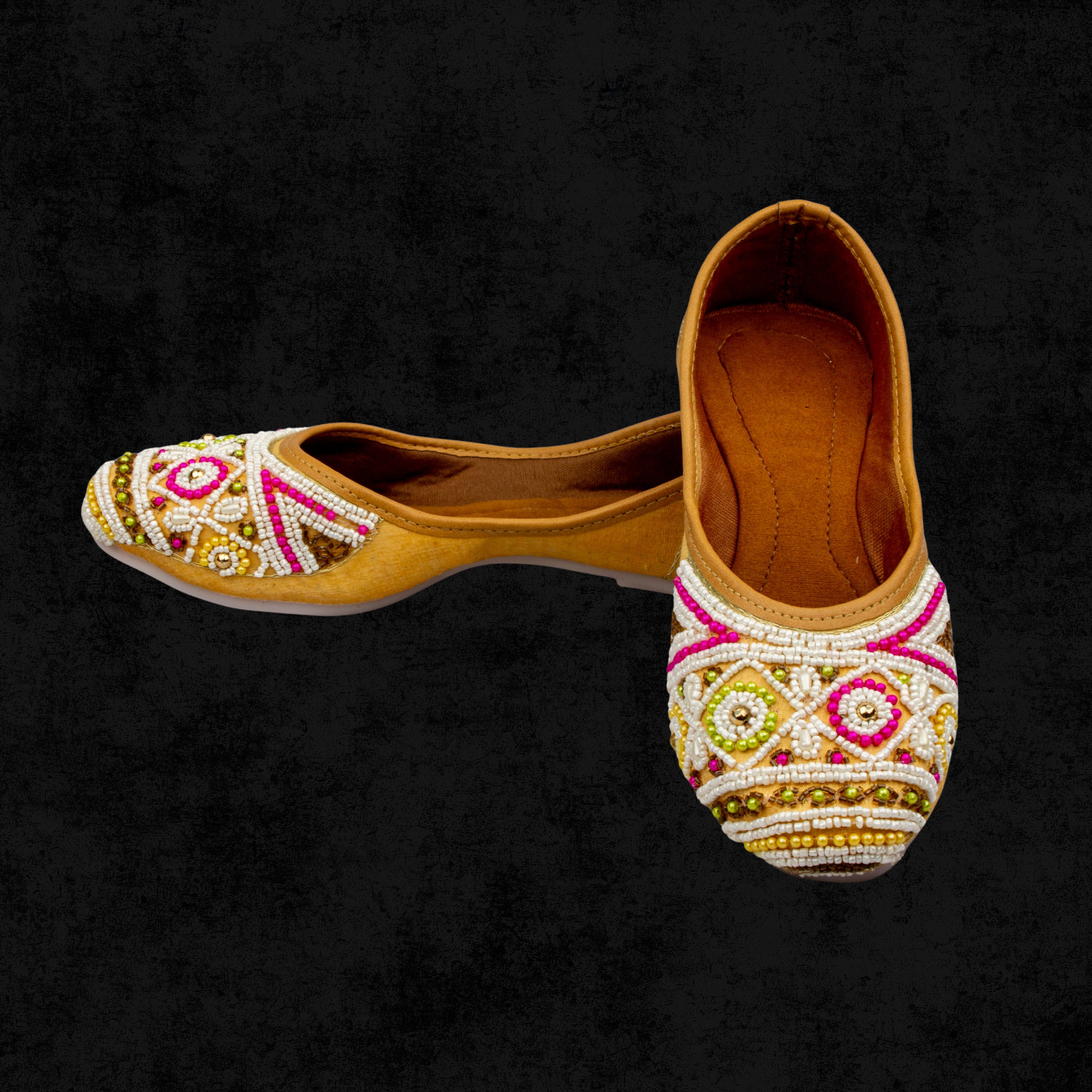 Soft Fabric White Closed Toe Jutti