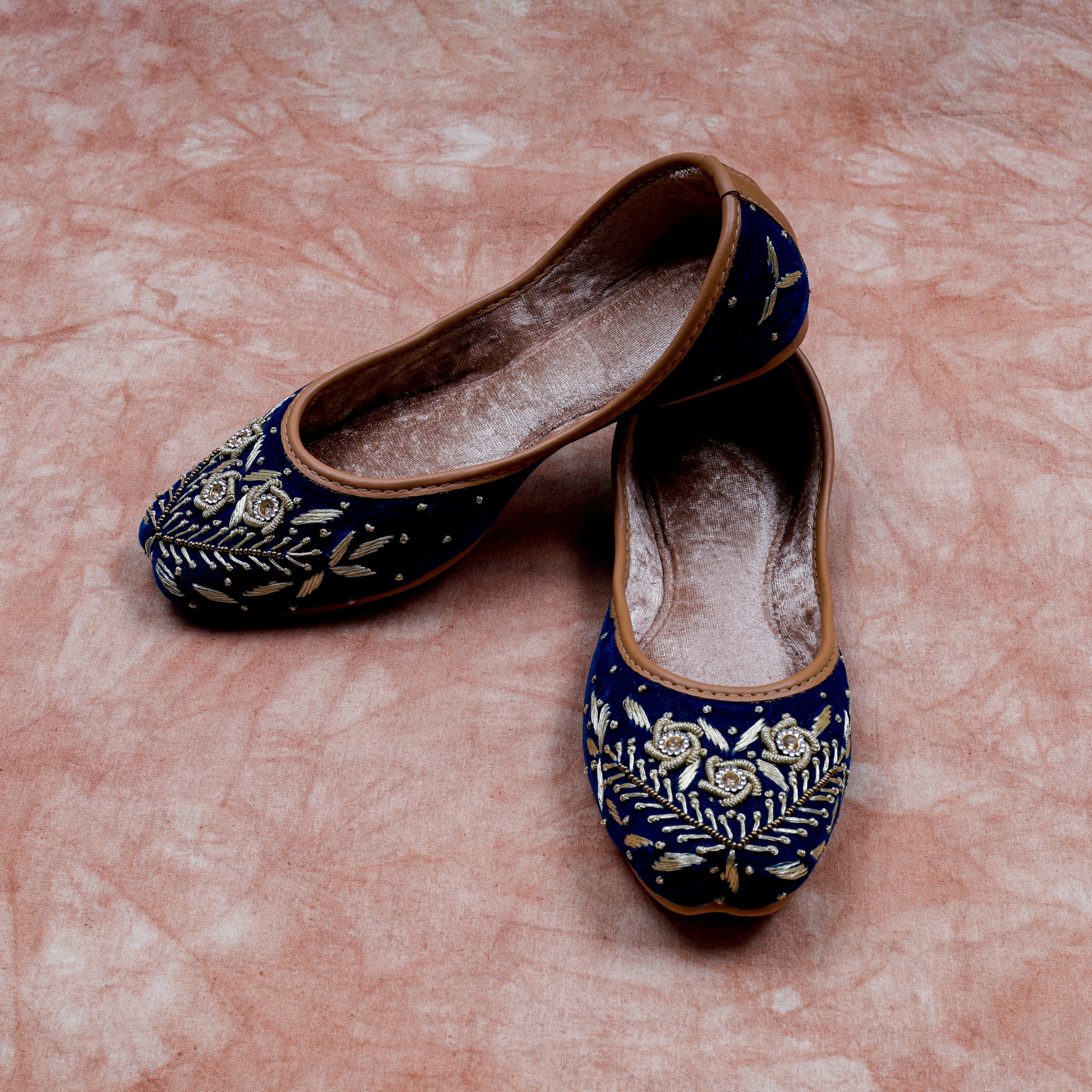 Blue Velvet Heritage Square Toe Jutti