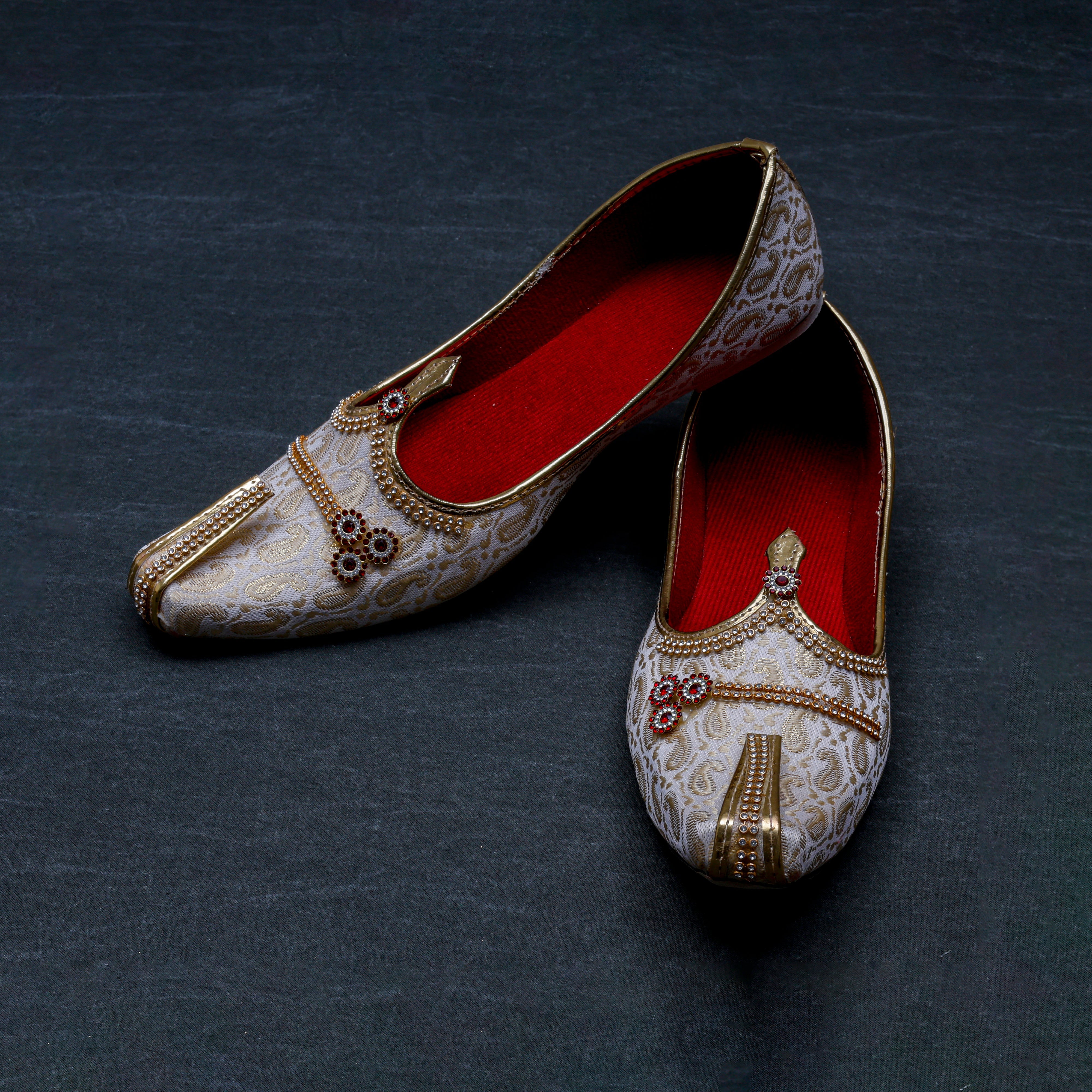 Textured Gold Artisan Ethnic Mojari