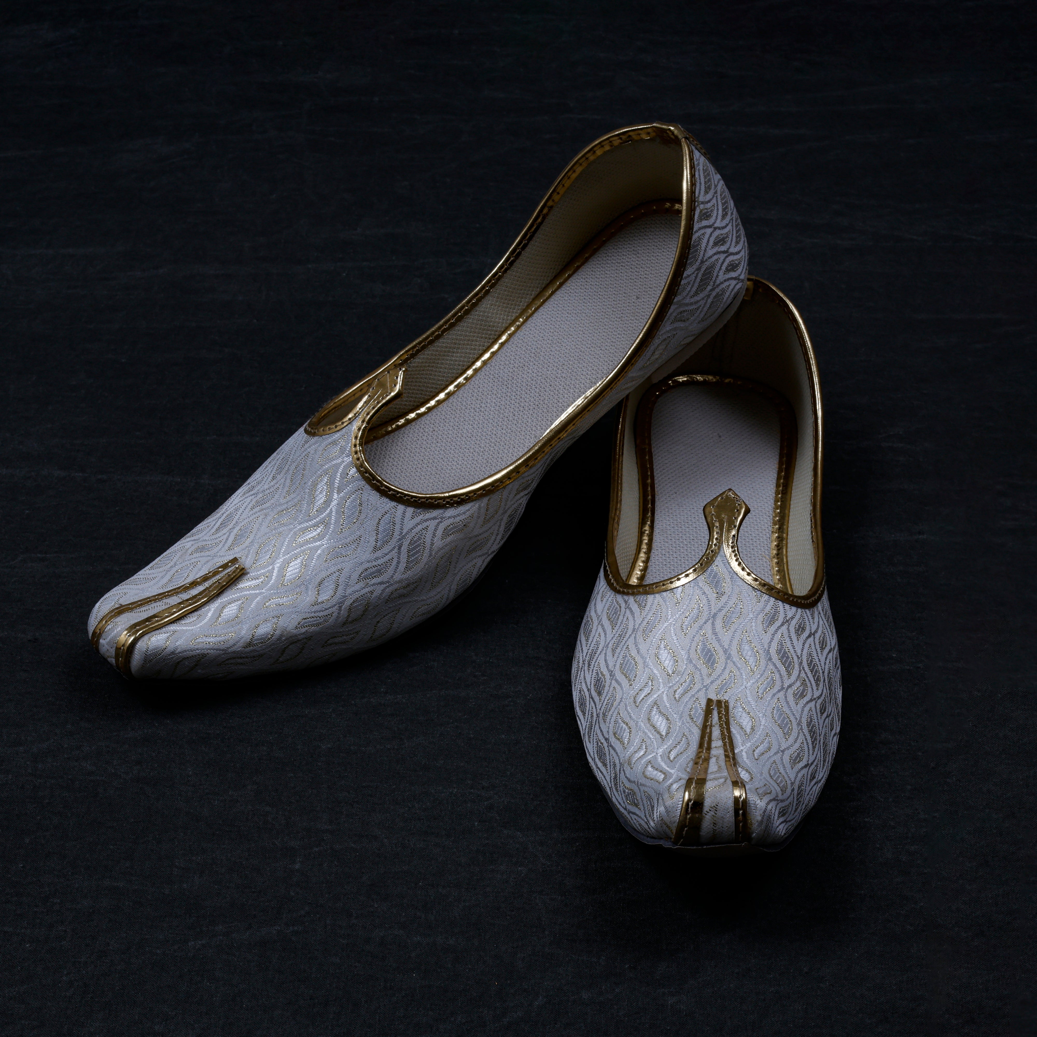 White Textured Artisan Mojari