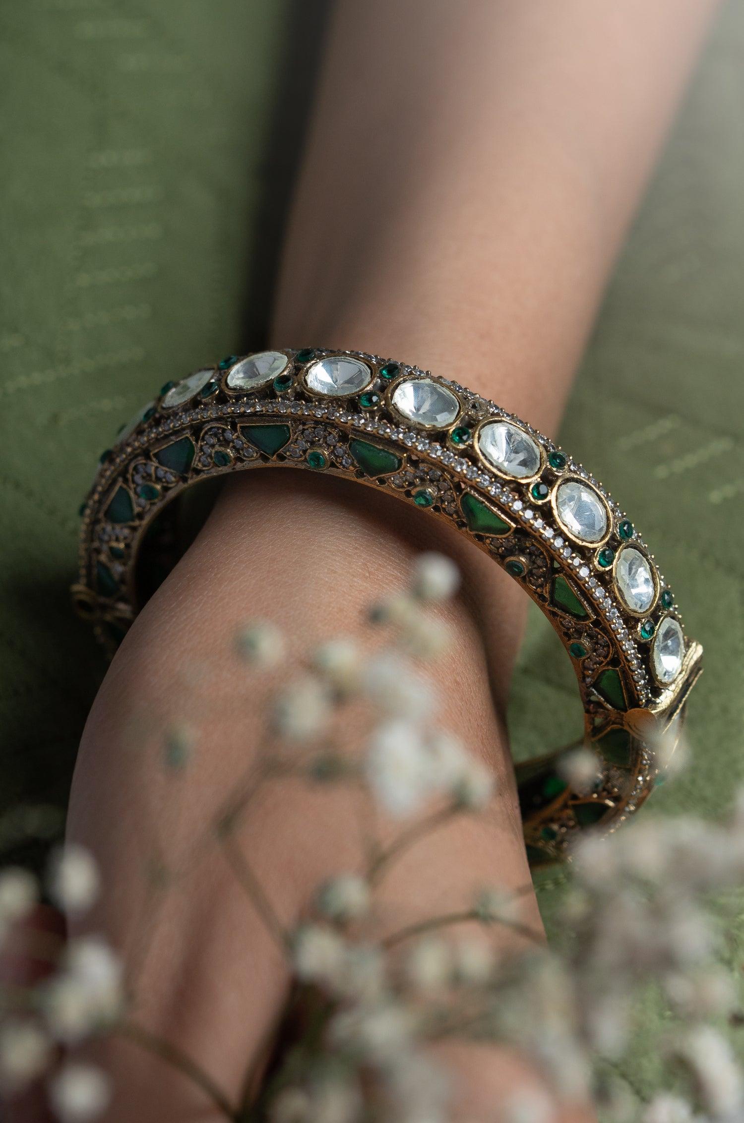 Emerald Polki Splendor Bangle - Dyulokha