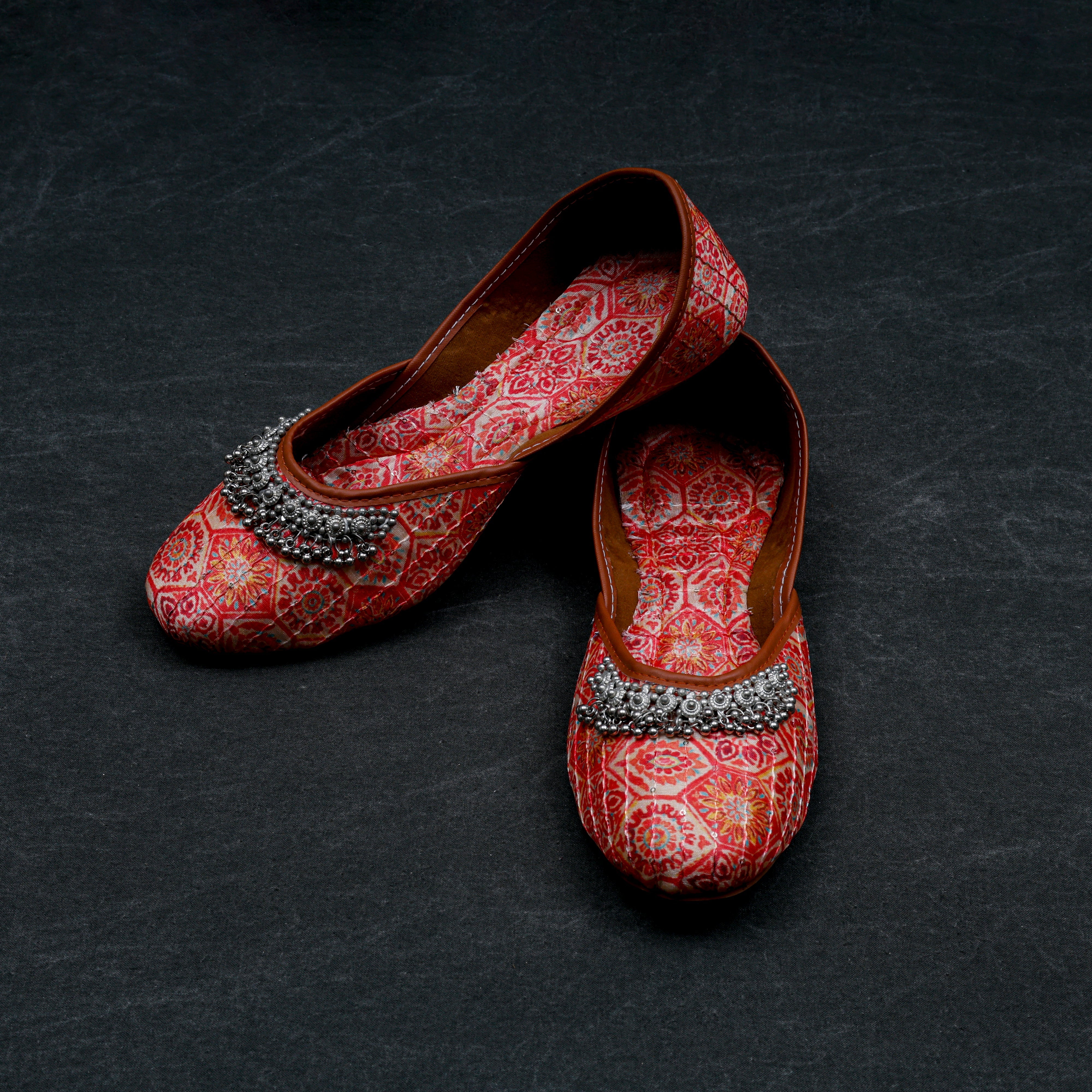 Textured Red Ethnic Jutti