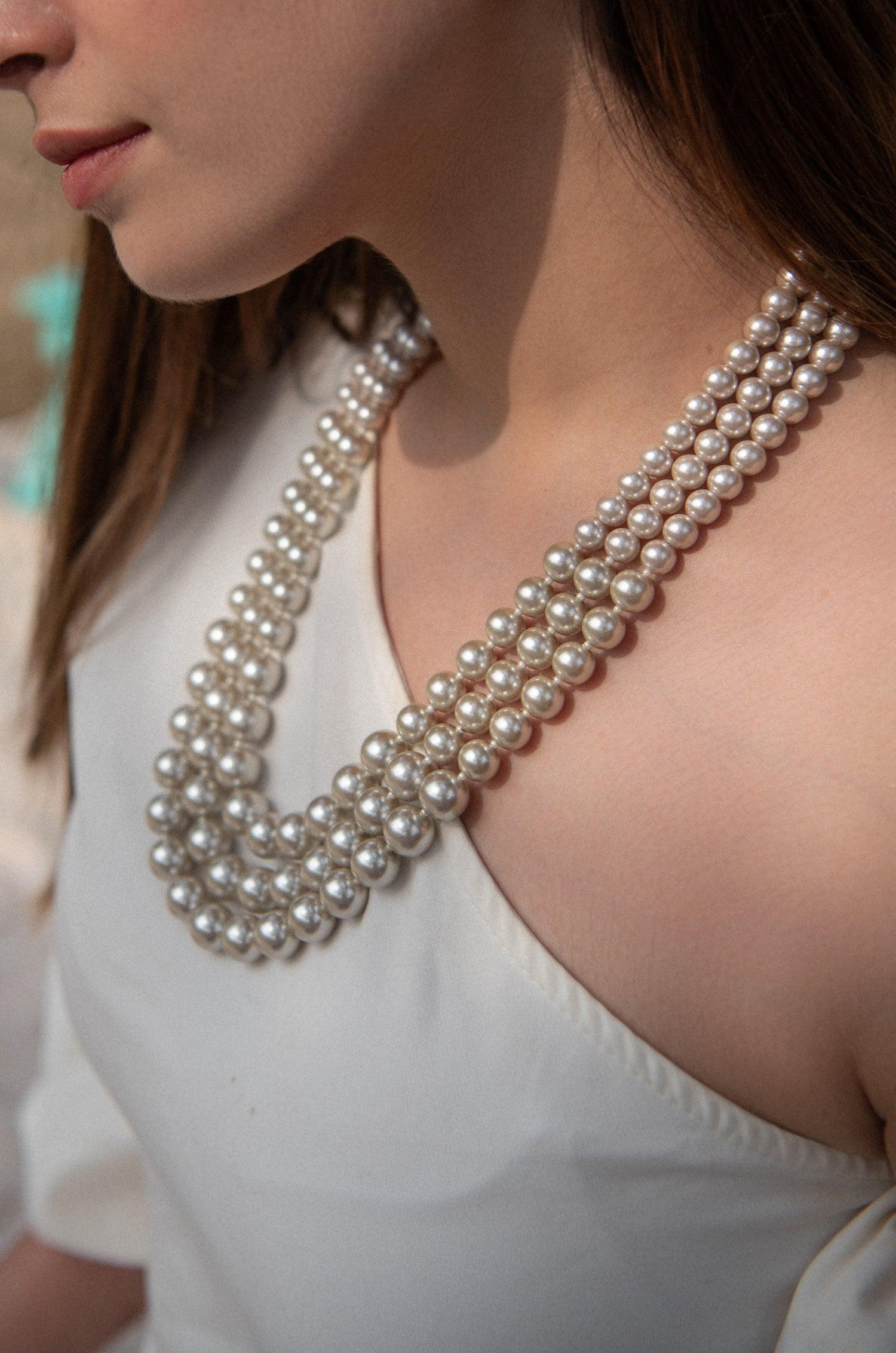 Off-White Pearl Cascade Necklace - Dyulokha
