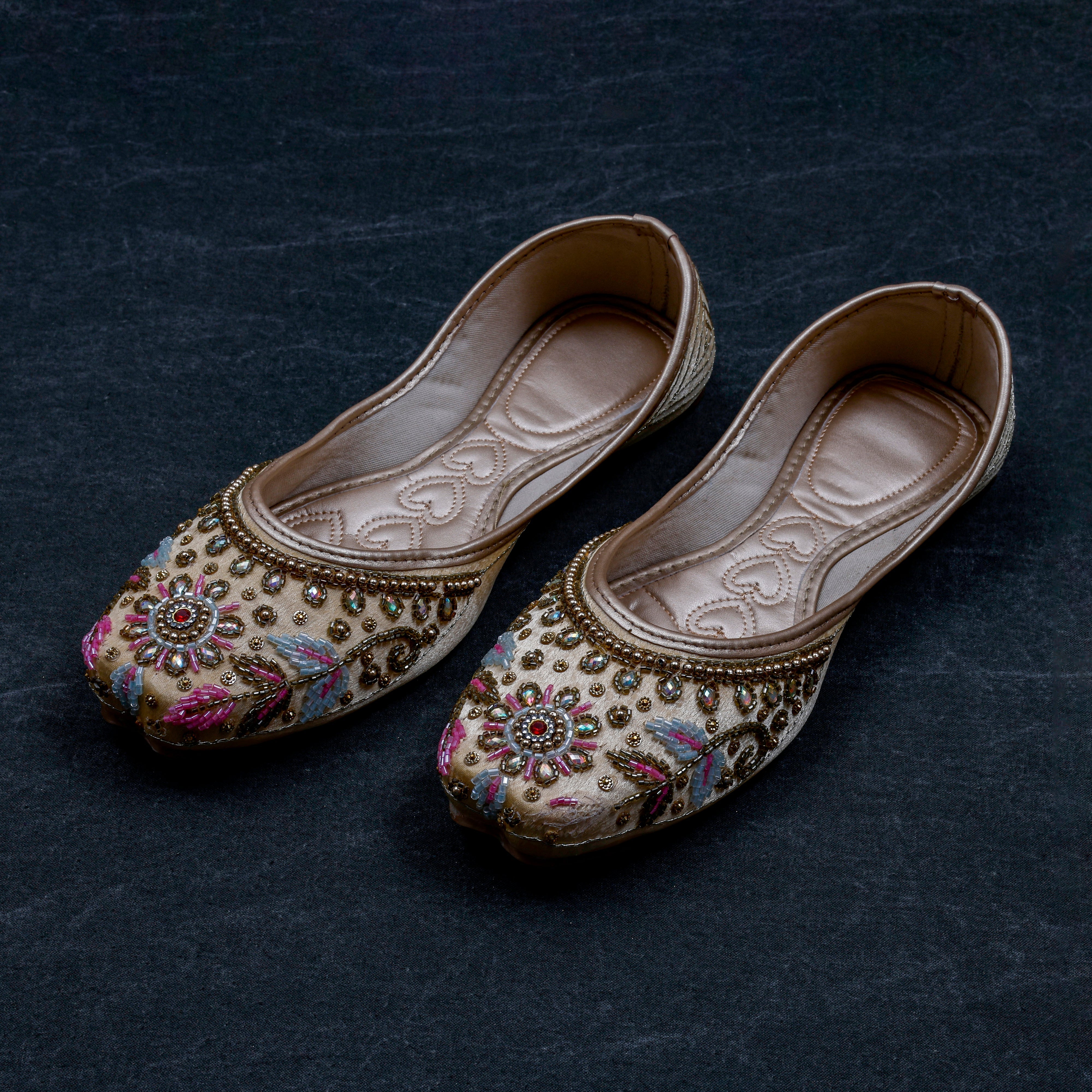 Gold Handcrafted Closed Toe Jutti