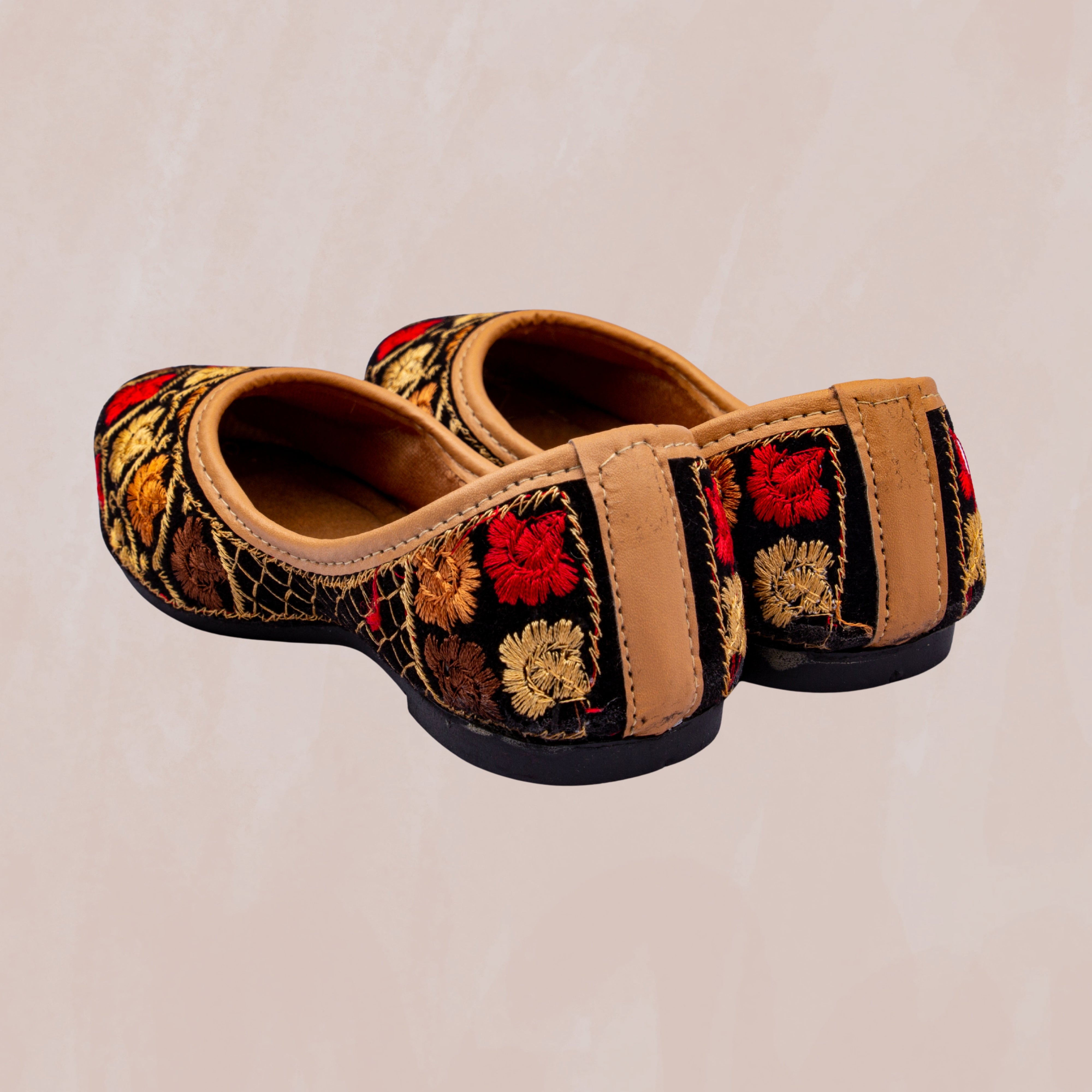 Comfortable Black Artisan Crafted Jutti
