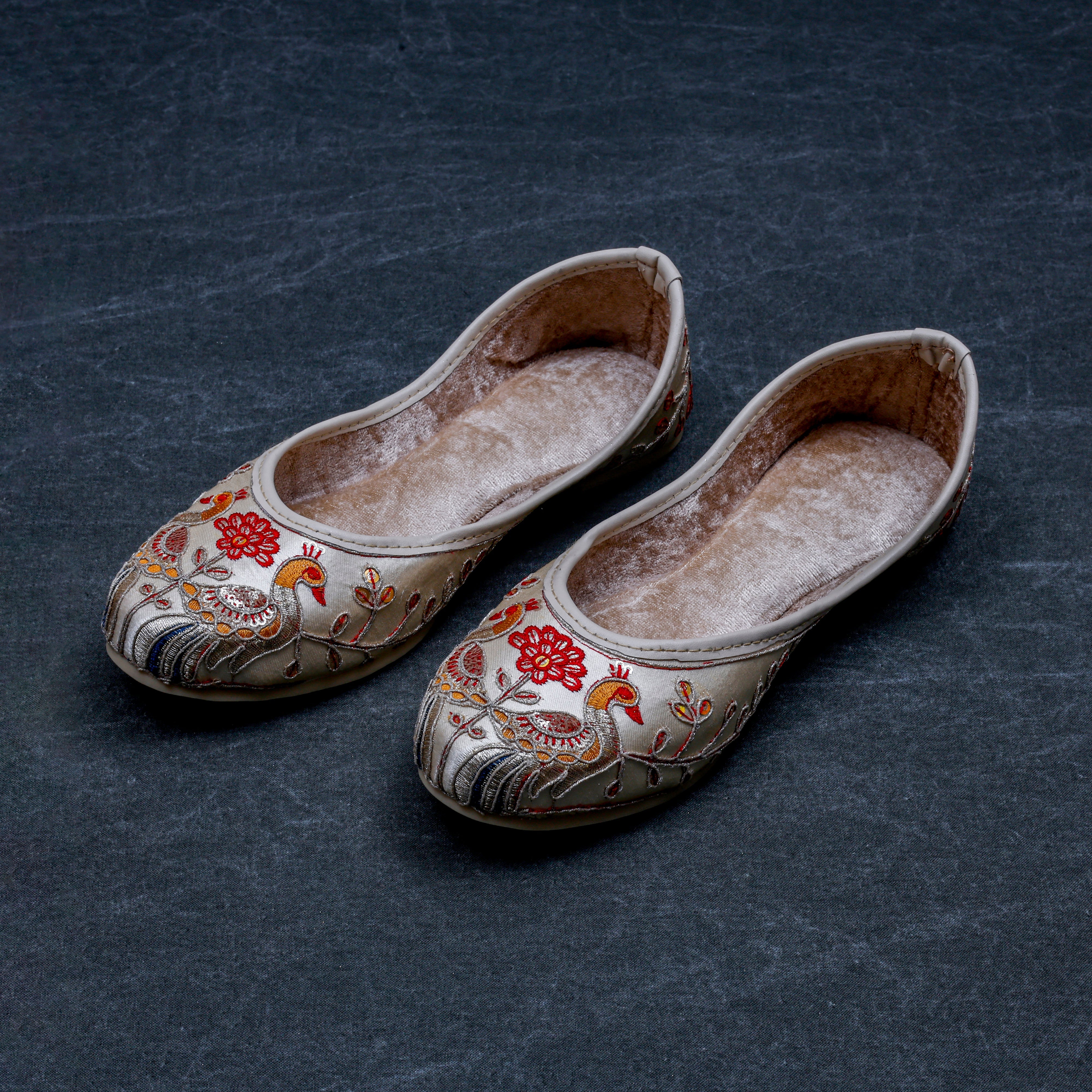 Off White Almond Fabric Ethnic Jutti