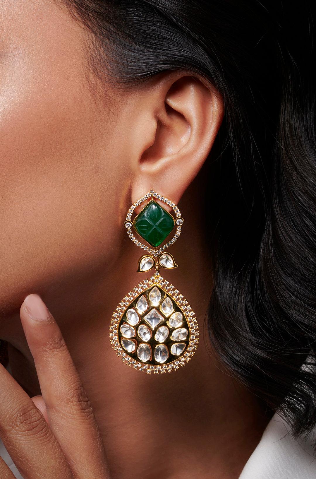 Carved Emerald Kundan Earrings - Dyulokha