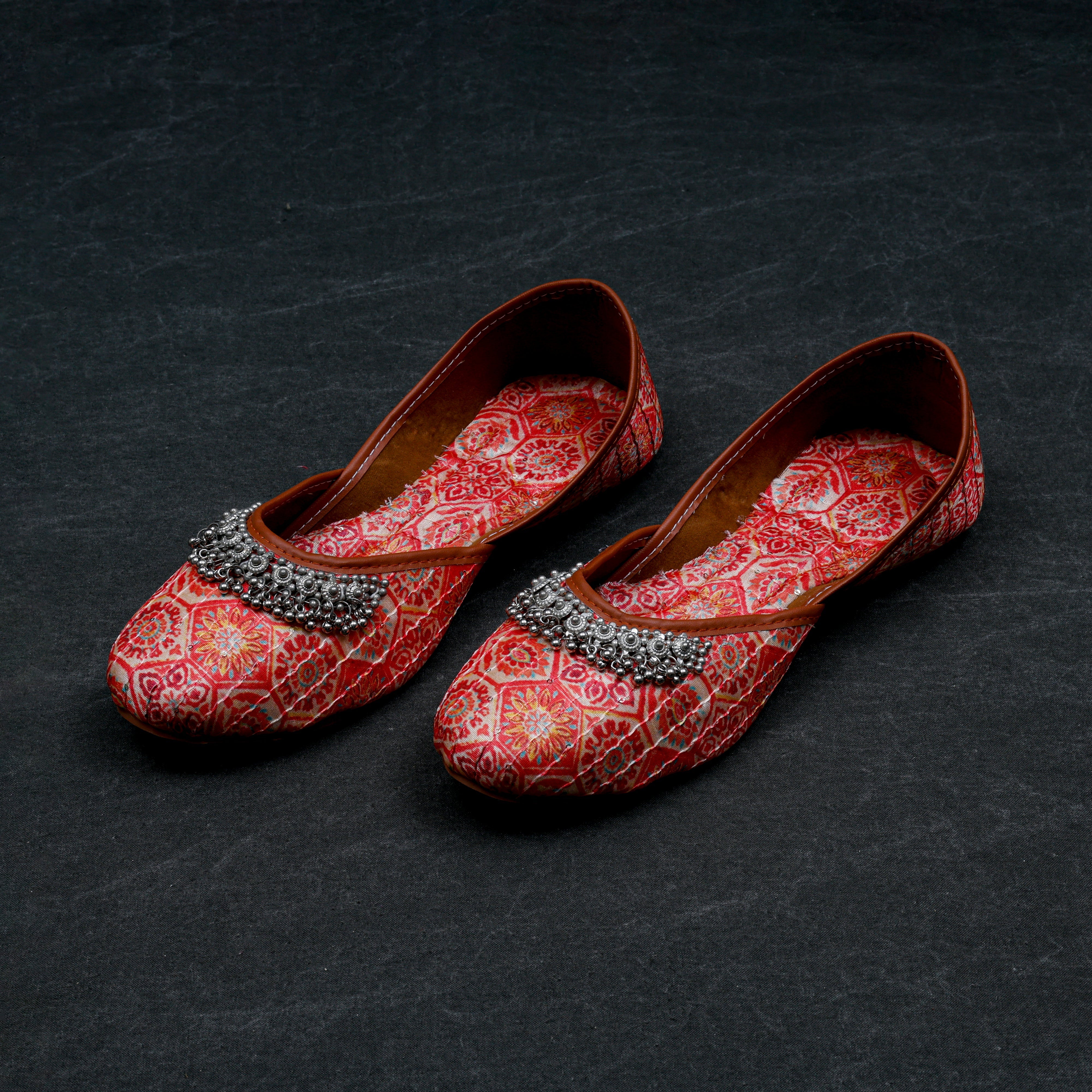 Textured Red Ethnic Jutti